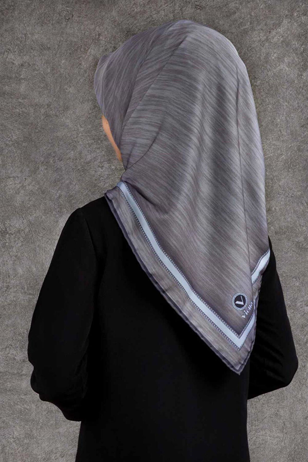 Twill Efektli Bordür Desenli Gümüş Renkli 90x90 Eşarp (İpek İçermez) Dikim Şekli : El Dikişi