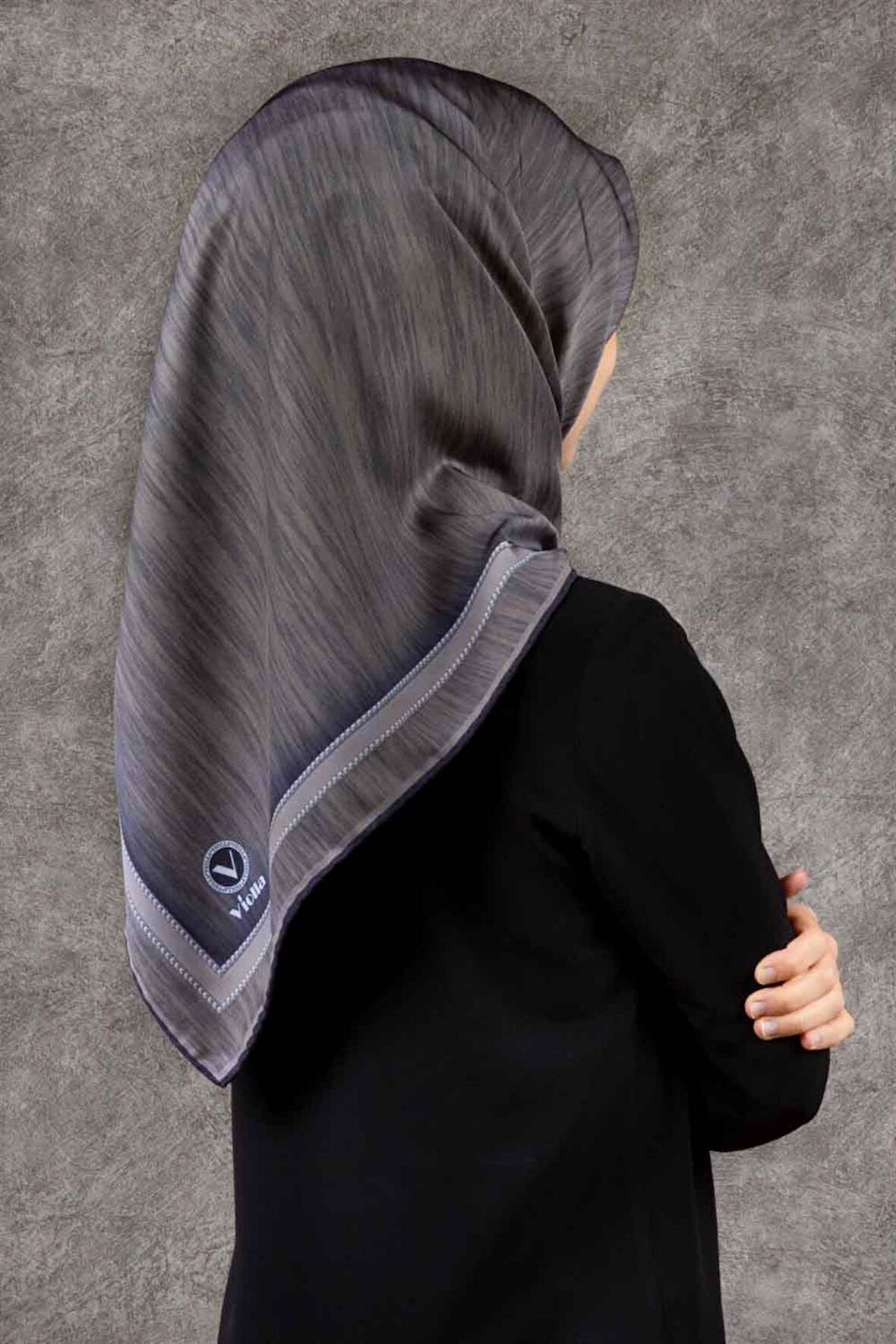 Twill Efektli Bordür Desenli Gri Renkli 90x90 Eşarp (İpek İçermez) Dikim Şekli : El Dikişi