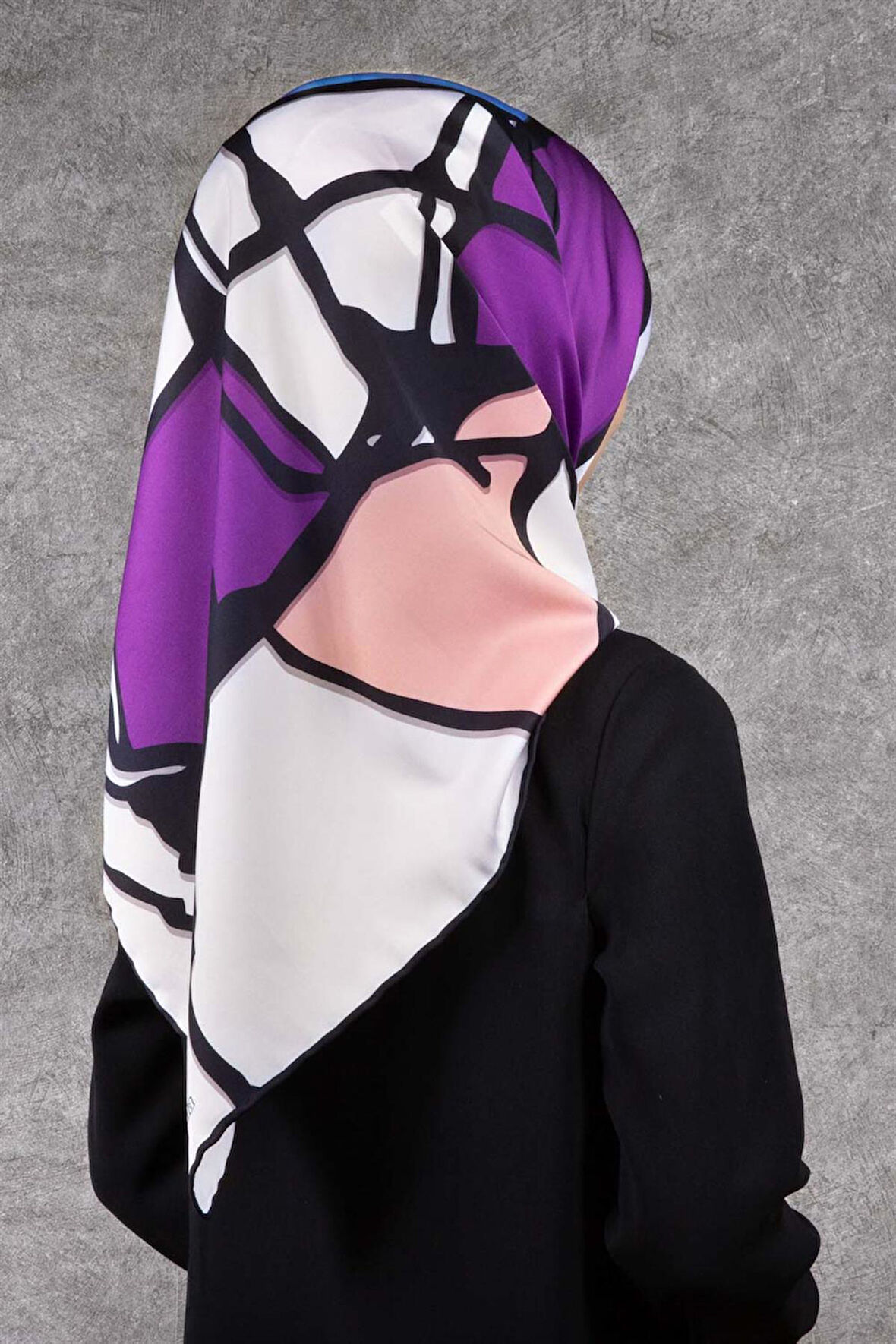 Twill Geometrik Desenli Mor - Bebe Mavisi Renkli 90x90 Eşarp (İpek İçermez) Dikim Şekli : El Dikişi