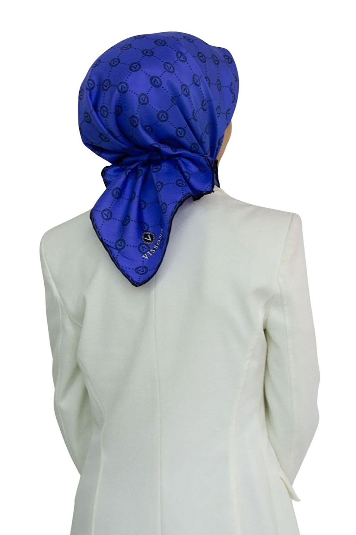 %100 Twill İpek Monogram Desenli Saks Renkli 90x90 Eşarp Dikim Şekli : El Dikişi