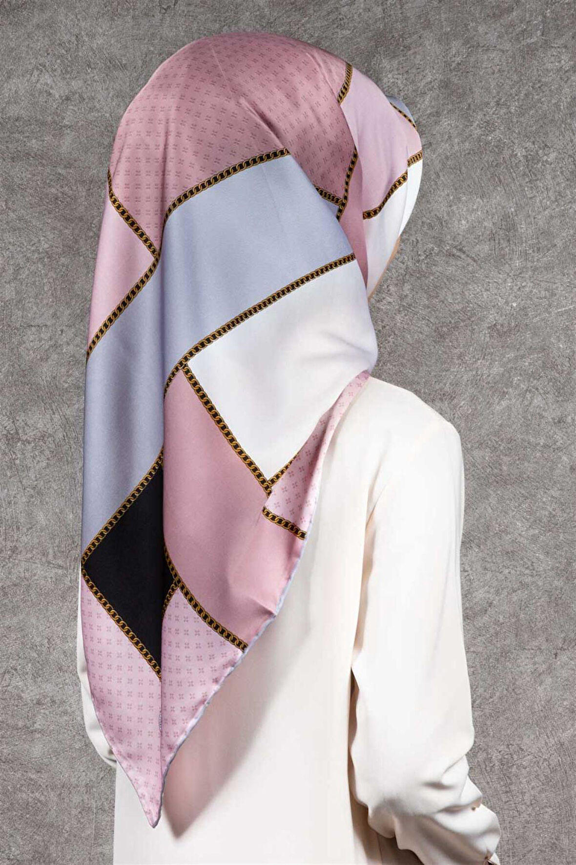 Twill Geometrik Desenli Bakır - Bej Renkli 90x90 Eşarp (İpek İçermez) Kenar Dikiş Şekli El Dikişli