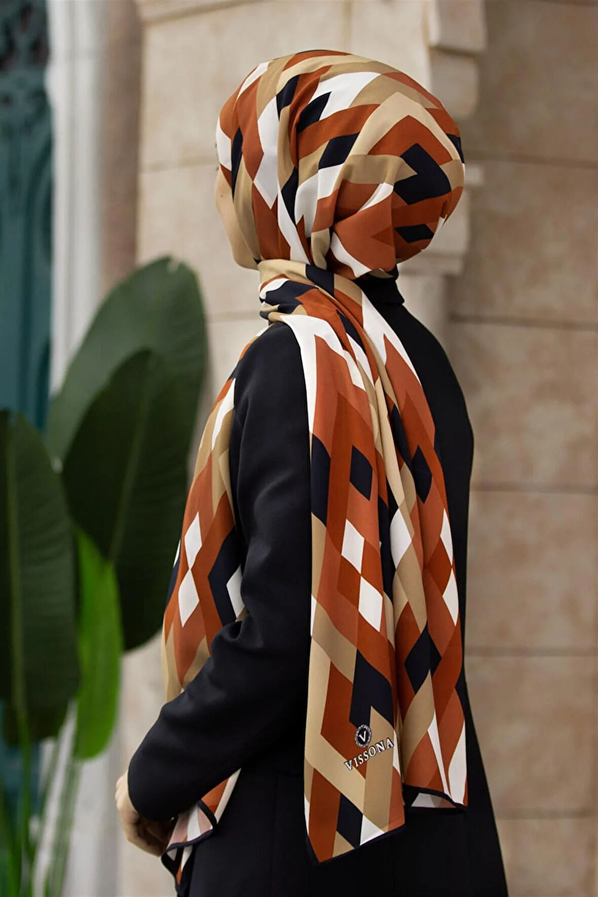 LÜKS MEDİNE İPEĞİ GEOMETRİK DESENLİ TABA RENKLİ 75X195 KIRIŞMAZ ŞAL MOSS KREP DİKİŞ TİPİ İTALYAN DİKİŞLİ