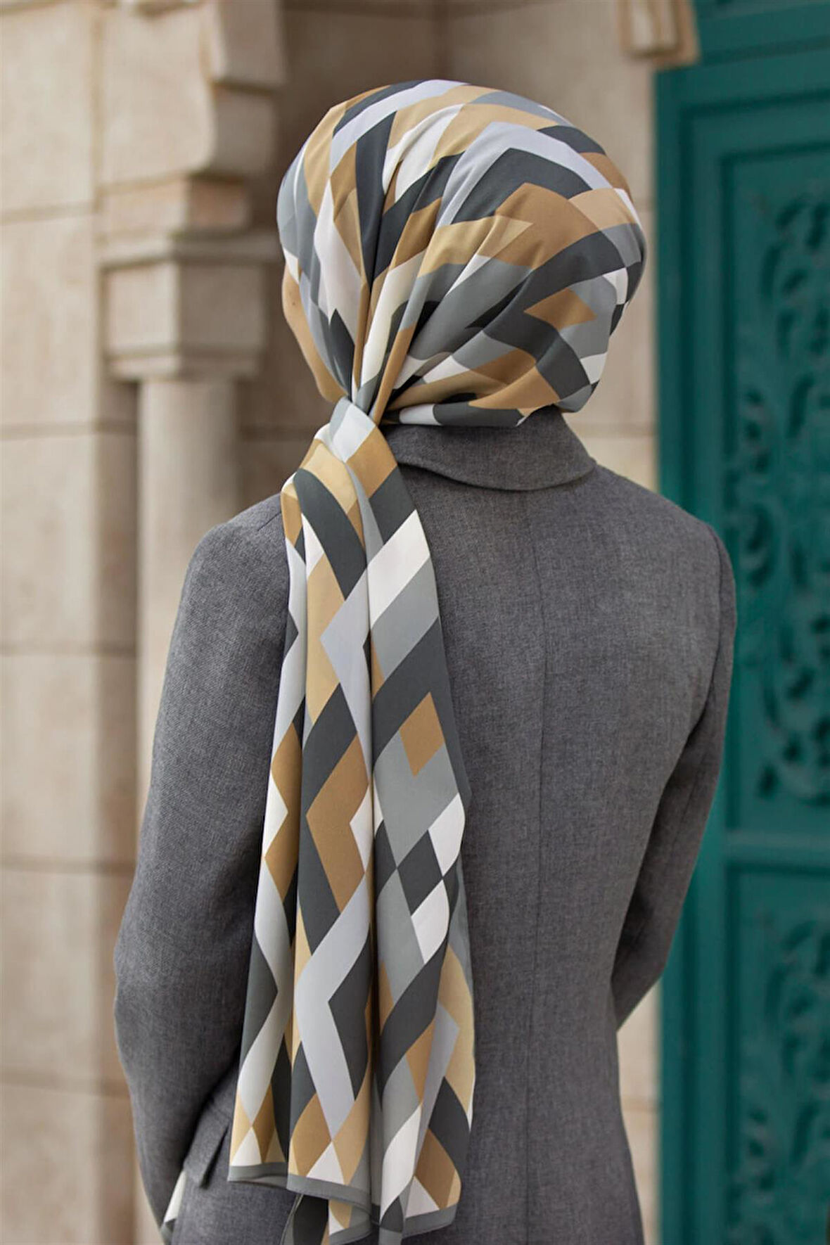 LÜKS MEDİNE İPEĞİ GEOMETRİK DESENLİ GRİ RENKLİ 75X195 KIRIŞMAZ ŞAL MOSS KREP DİKİŞ TİPİ İTALYAN DİKİŞLİ