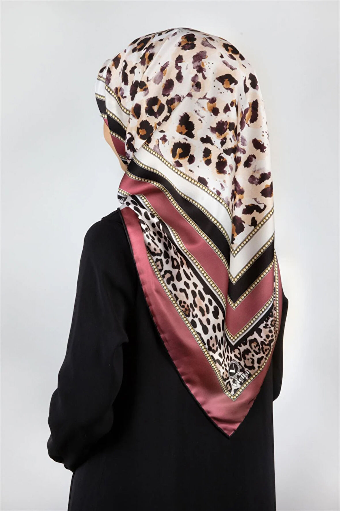 Twill Kemerli ve Leopar Desenli Gül Kurusu Renkli 90x90 Eşarp (İpek İçermez) Dikim Şekli : El Dikişi