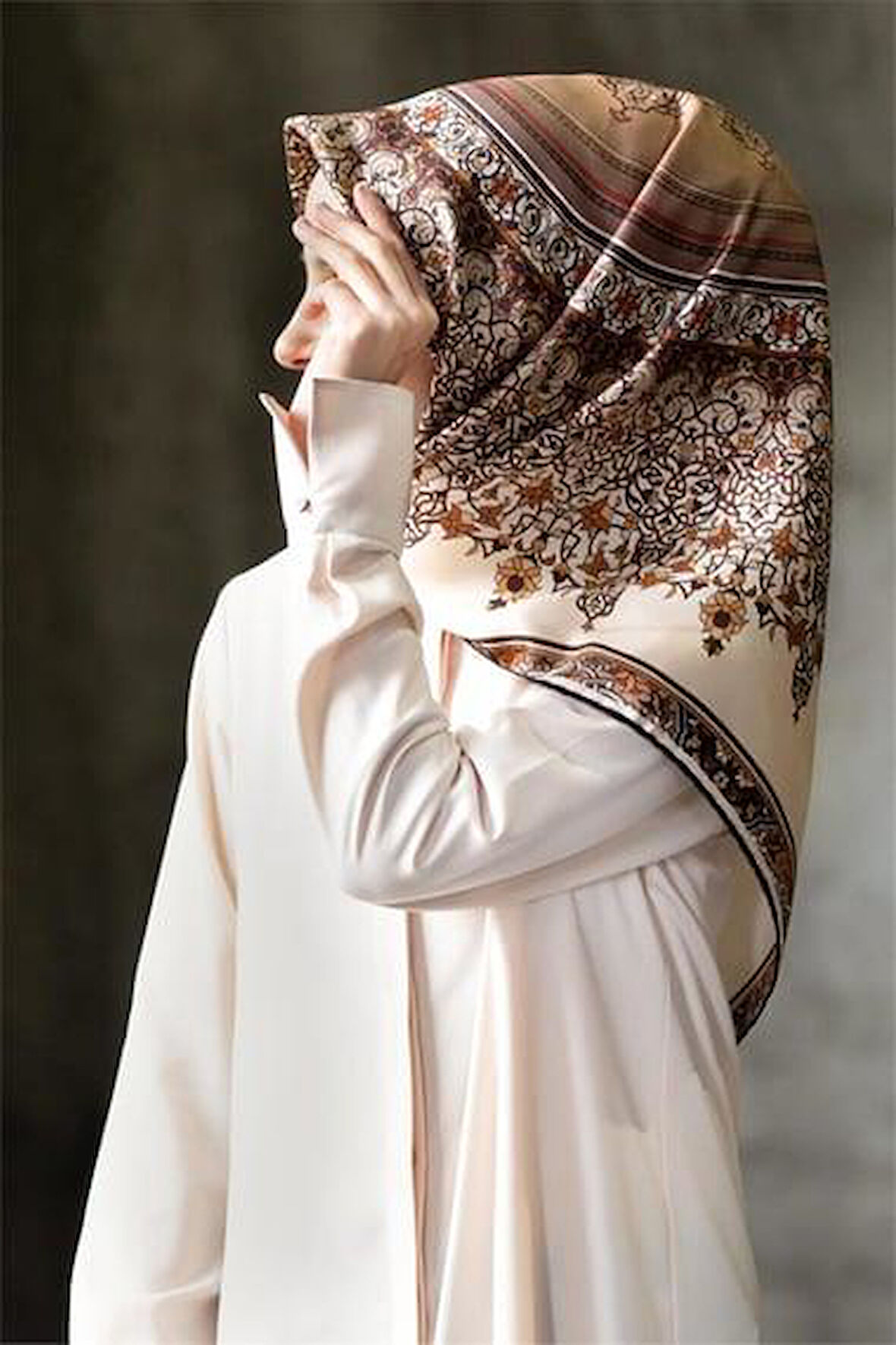 Vissona Tivil İpek Eşarp 17547 - 1 - 0004 Bej Etnik Desen