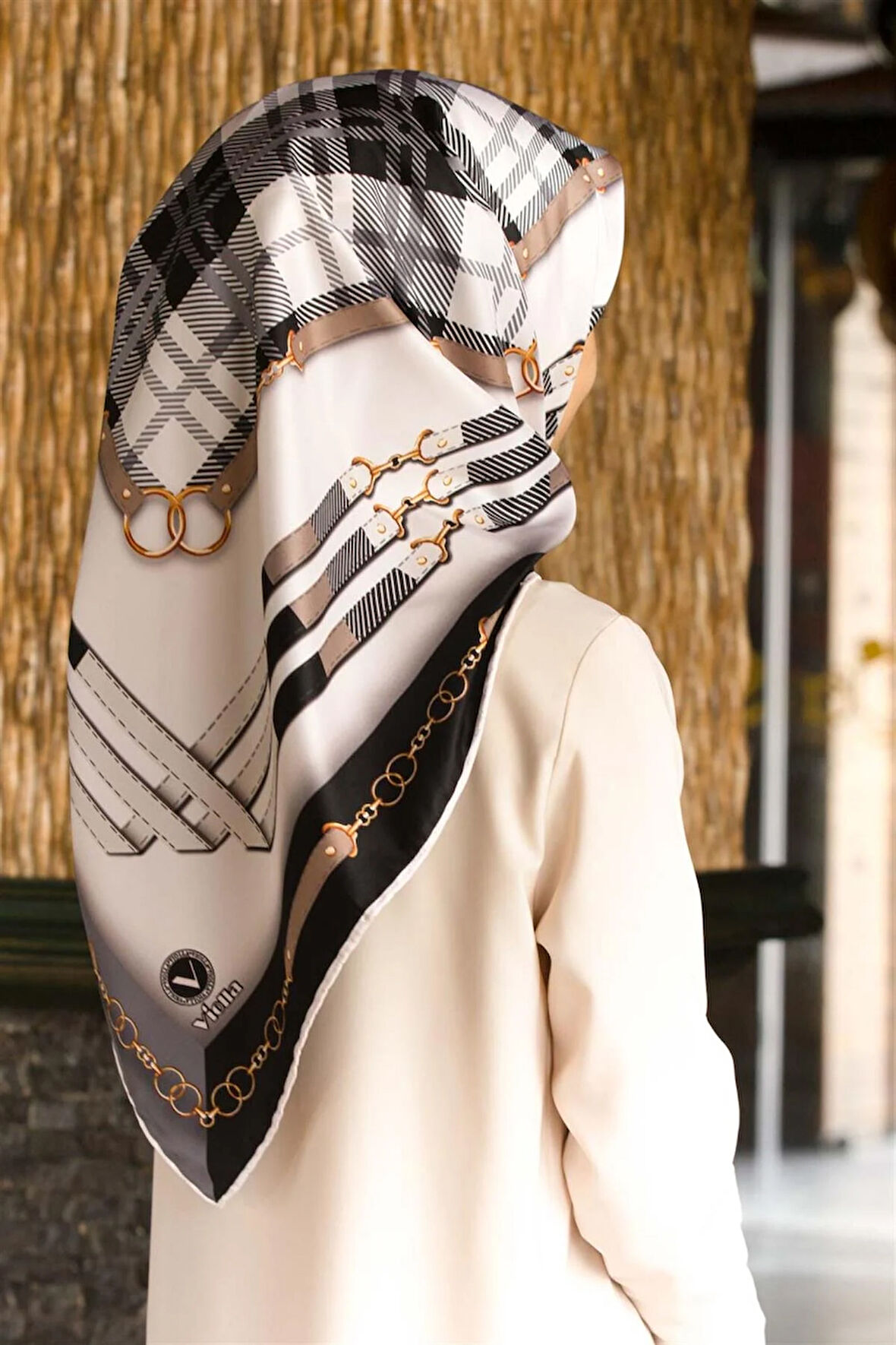 Twill Ekoseli Ve Zincir Desenli Gri Renkli 90x90 Eşarp (İpek İçermez) Dikim Şekli : El Dikişi