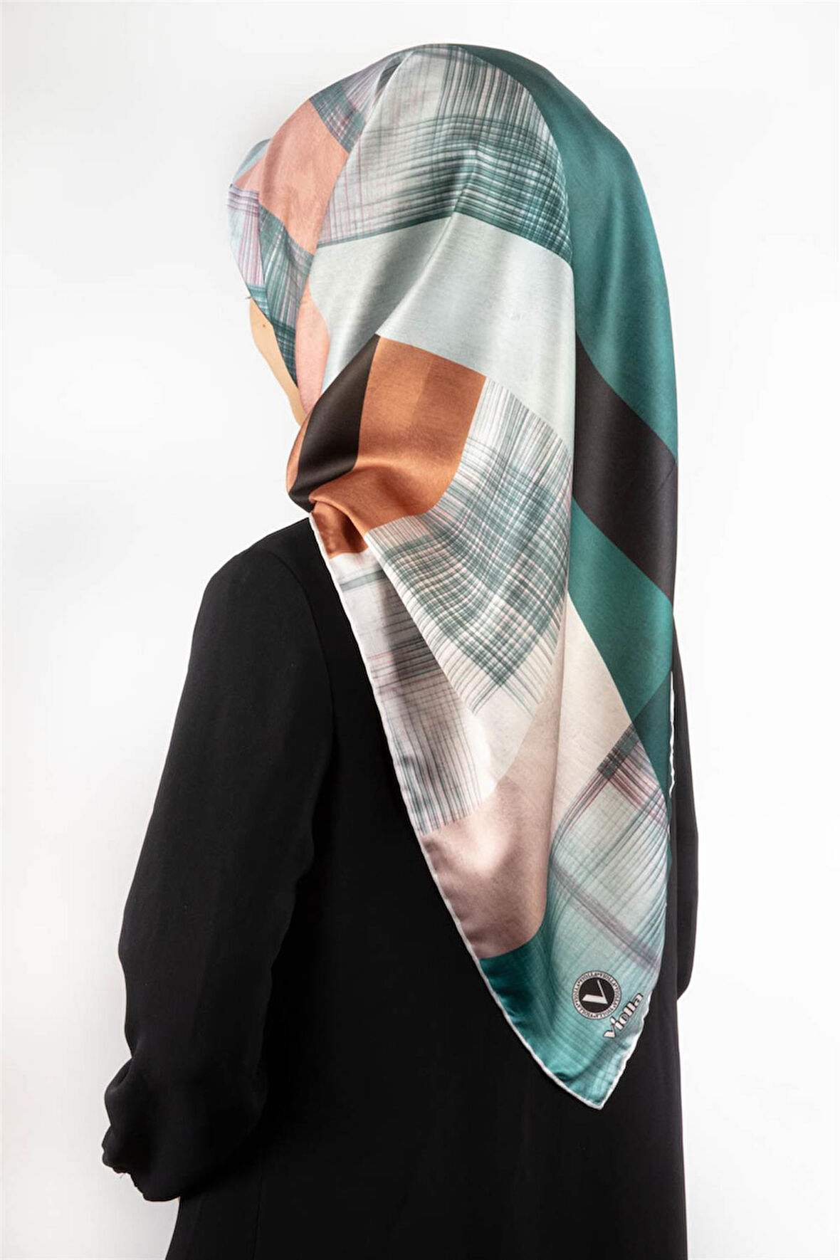 Twill Geometrik Desenli Petrol Mavisi Renkli 90x90 Eşarp (İpek İçermez) Kenar Dikiş Şekli El Dikişli