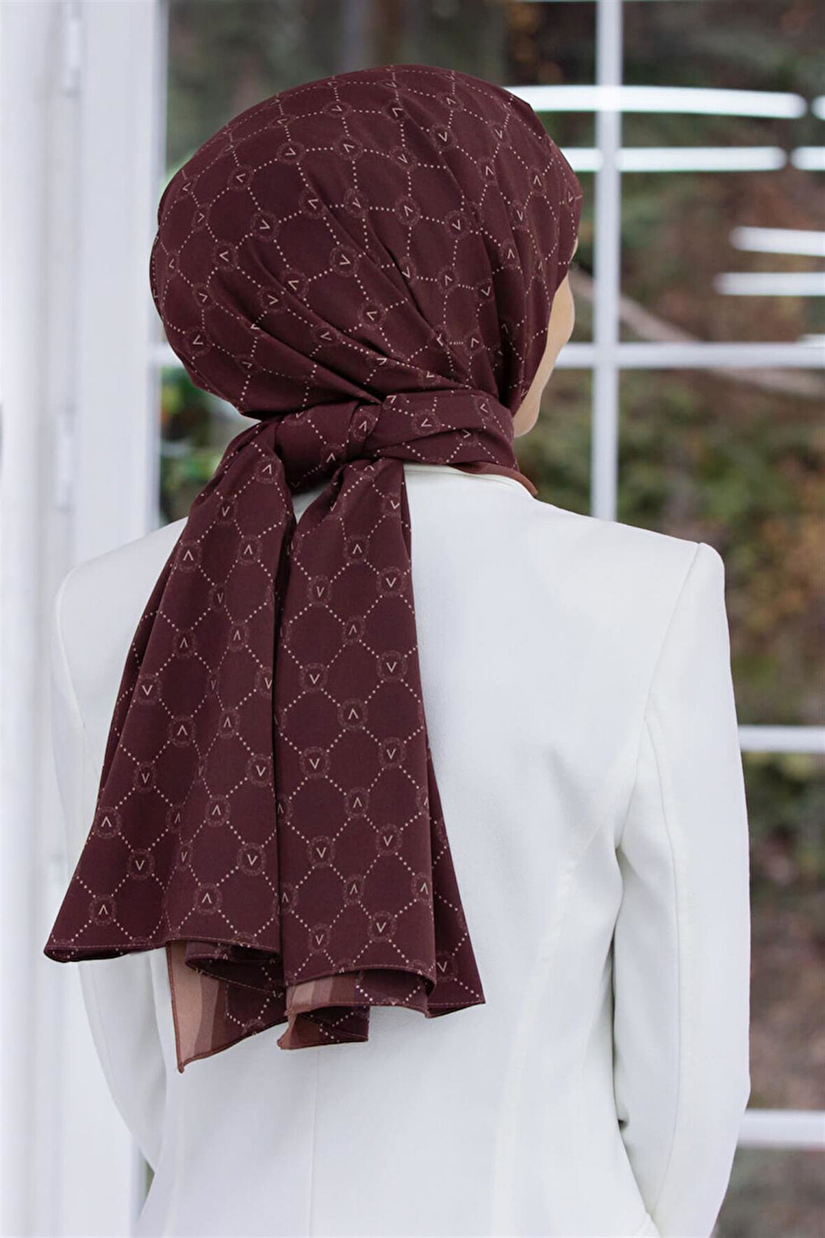 LÜKS MEDİNE İPEĞİ MONOGRAM DESENLİ BAKIR RENKLİ 75X195 KIRIŞMAZ ŞAL MOSS KREP DİKİŞ TİPİ İTALYAN DİKİŞLİ