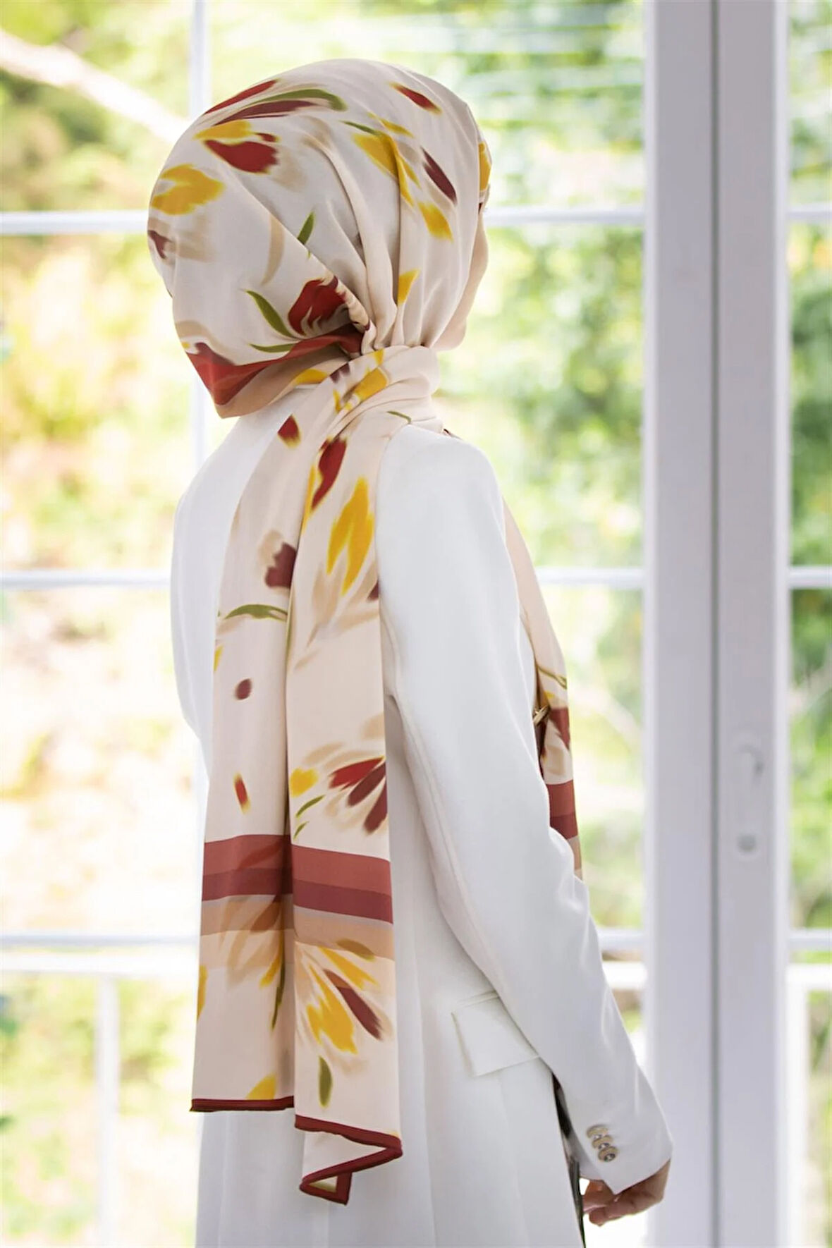 LÜKS MEDİNE İPEĞİ LALE DESENLİ BORDO RENKLİ 75X195 KIRIŞMAZ ŞAL MOSS KREP DİKİŞ TİPİ İTALYAN DİKİŞLİ