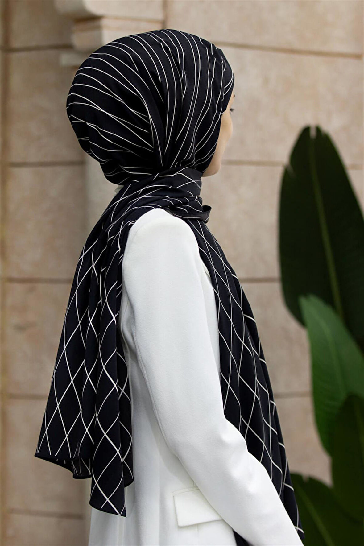 LÜKS MEDİNE İPEĞİ GEOMETRİK DESENLİ KREM RENKLİ 75X195 KIRIŞMAZ ŞAL MOSS KREP DİKİŞ TİPİ İTALYAN DİKİŞLİ