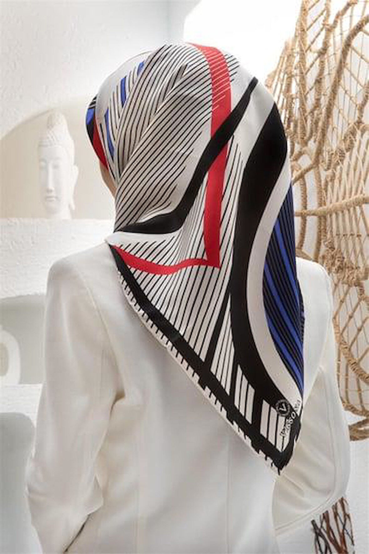 Vissona Tivil İpek Eşarp 60780 - 6 - 0002 - 0032 Saks Beyaz Çizgi Desen