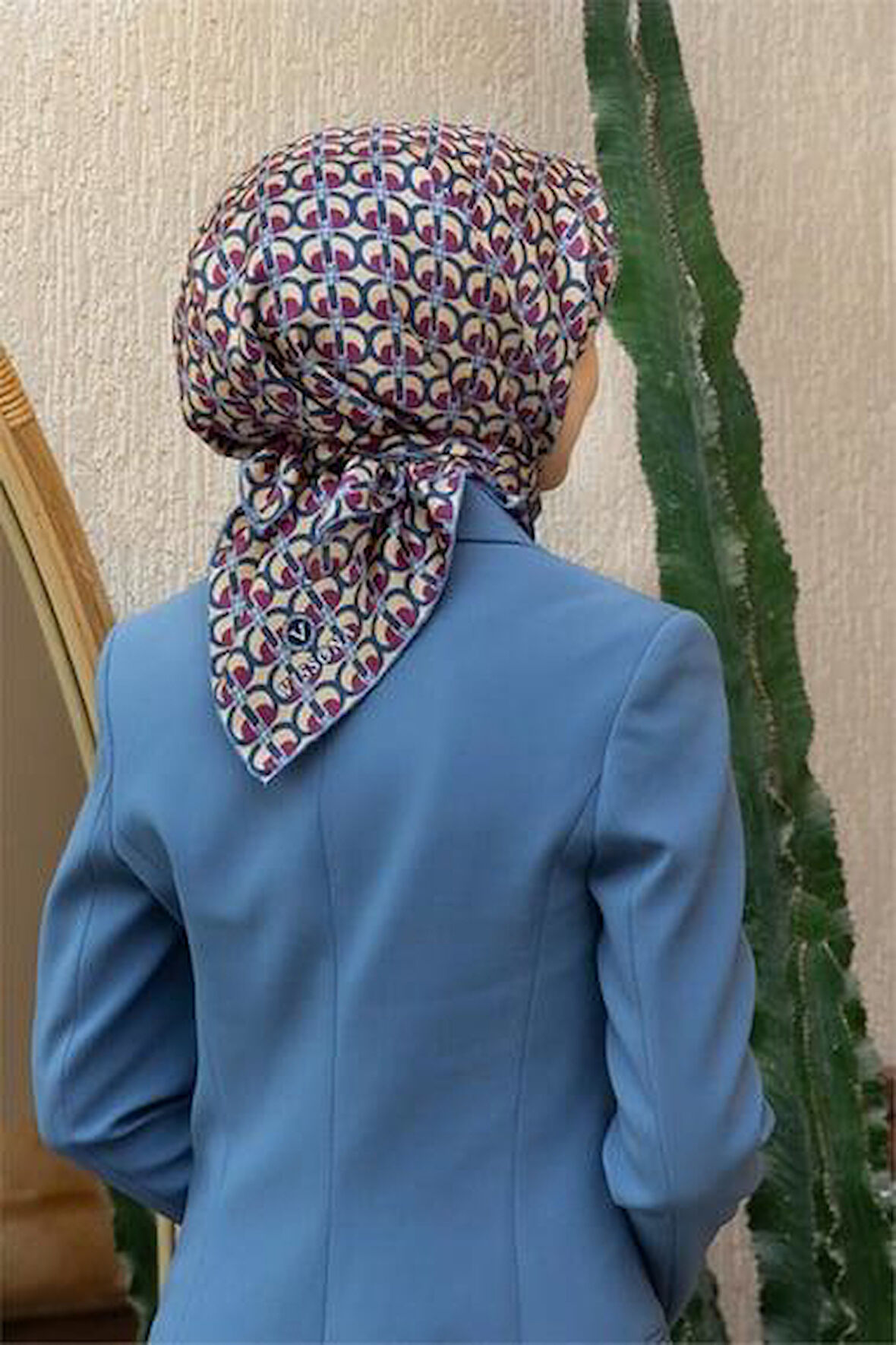 Vissona Tivil İpek Eşarp 60779 - 6 - 0004 - 0026 Krem Soyut Desen