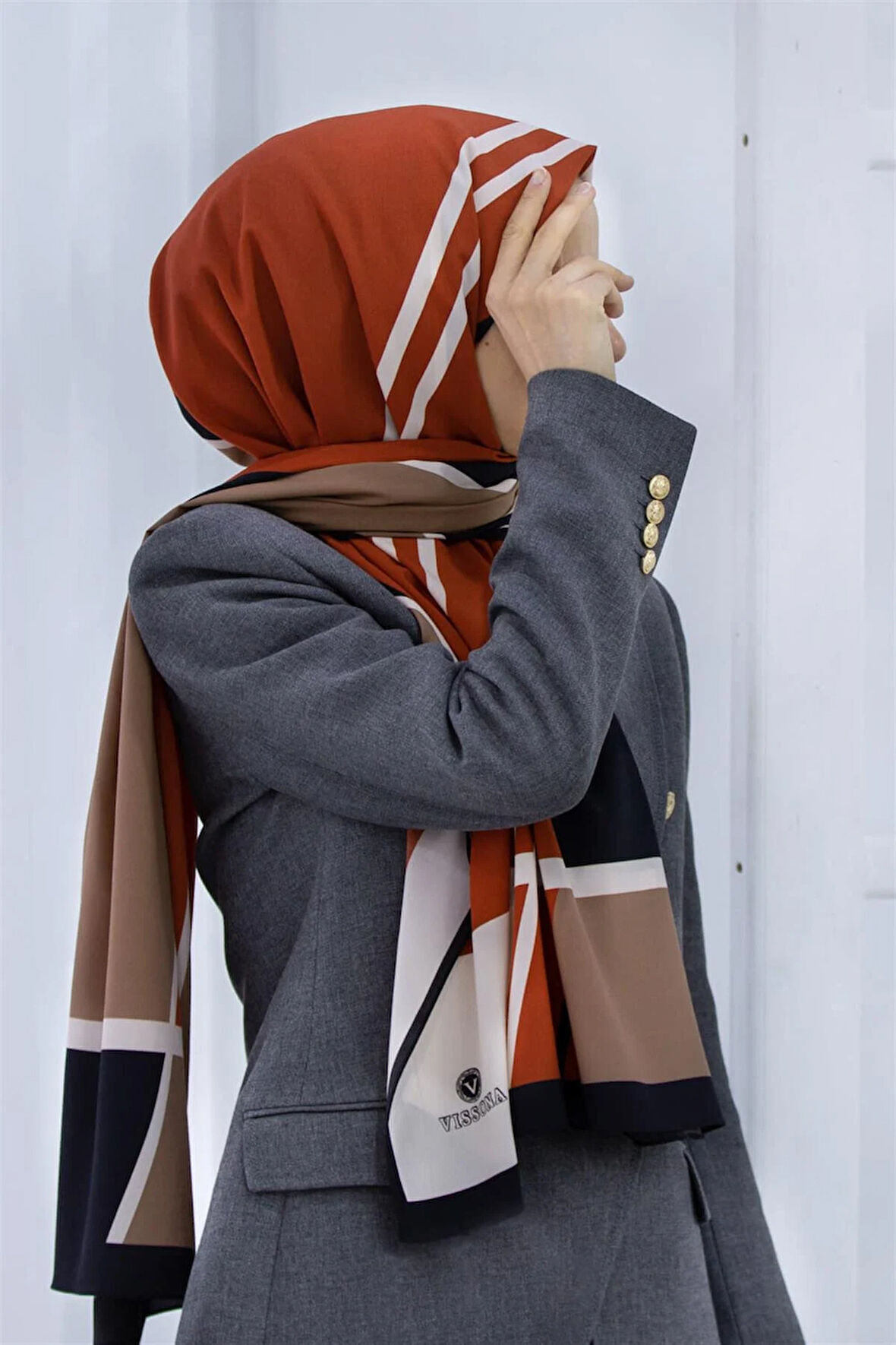 LÜKS MEDİNE İPEĞİ GEOMETRIK DESENLİ TABA RENKLİ 75X195 KIRIŞMAZ ŞAL MOSS KREP DİKİŞ TİPİ İTALYAN DİKİŞLİ