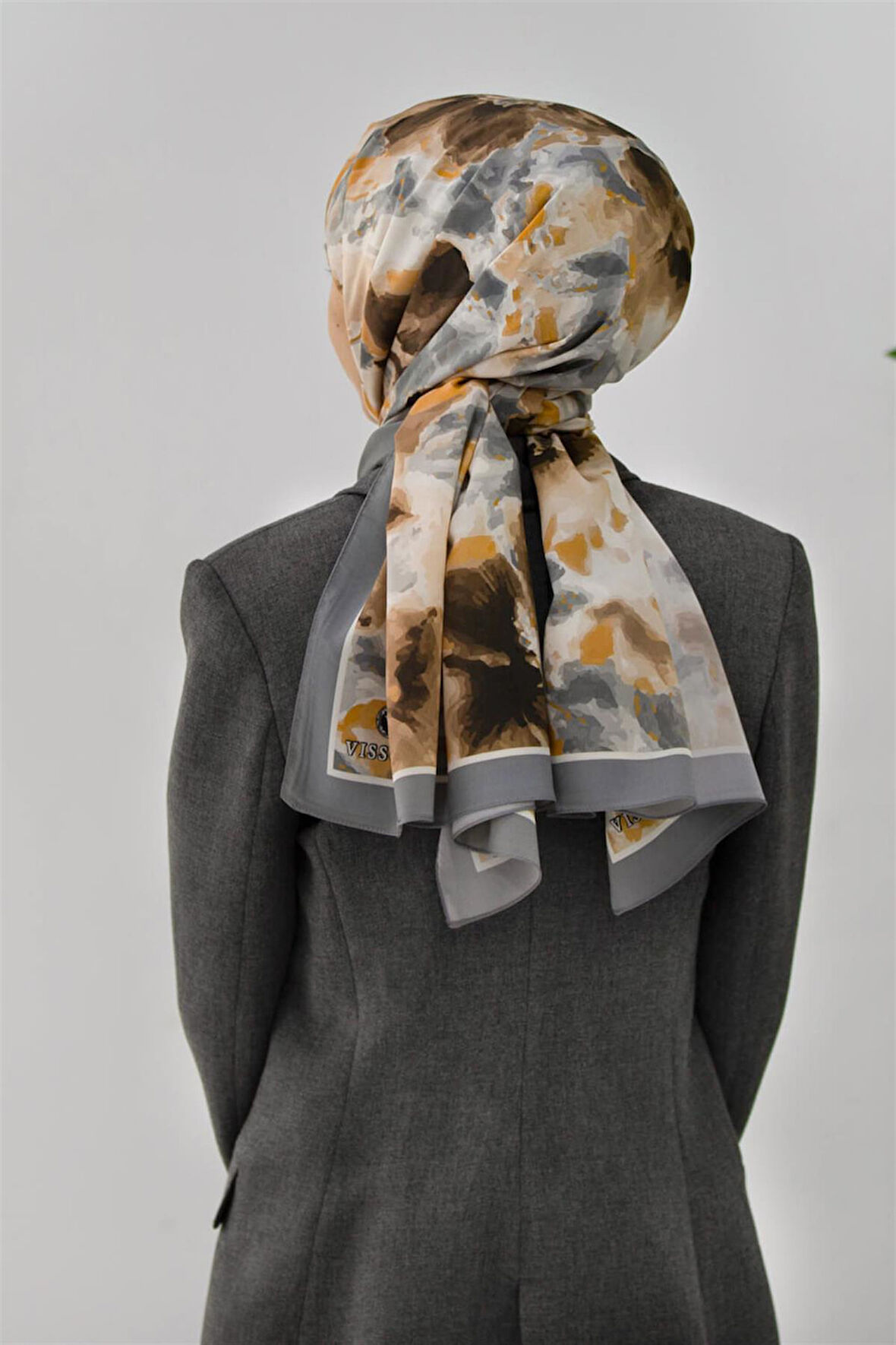 LÜKS MEDİNE İPEĞİ ÇİÇEK DESENLİ GRİ RENKLİ 75X195 KIRIŞMAZ ŞAL MOSS KREP DİKİŞ TİPİ İTALYAN DİKİŞLİ