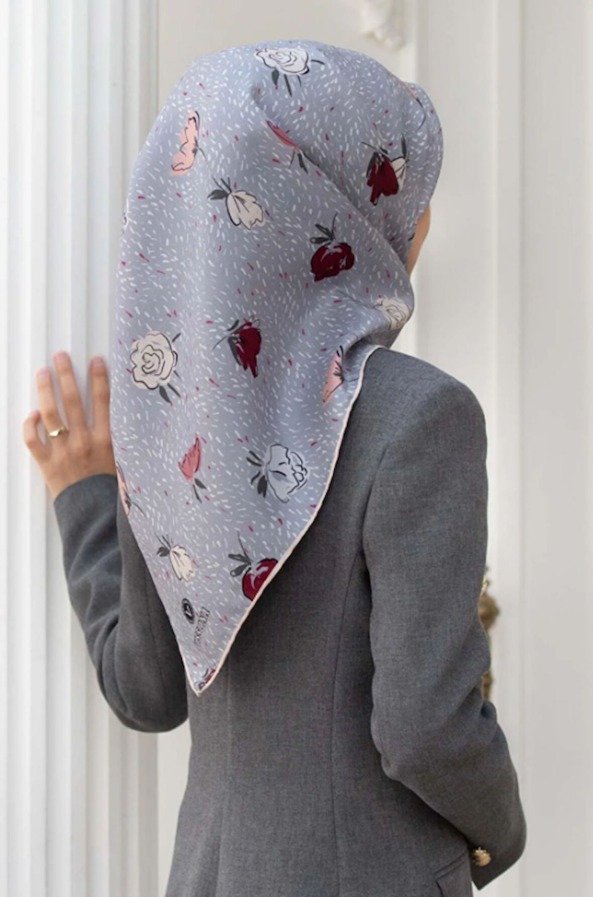 Vissona Tivil İpek Eşarp 17645-15-0028-0019 Gri Karışık Desen