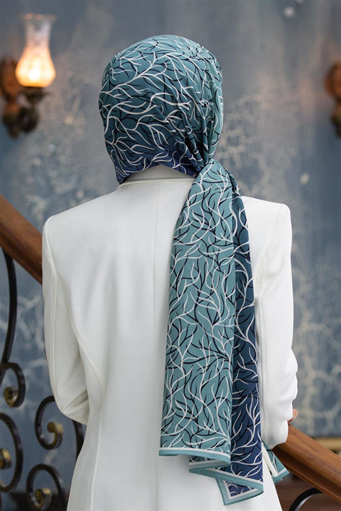 LÜKS MEDİNE İPEĞİ GEOMETRİK DESENLİ MİNT YEŞİLİ RENKLİ 75X195 KIRIŞMAZ ŞAL MOSS KREP DİKİŞ TİPİ İTALYAN DİKİŞLİ