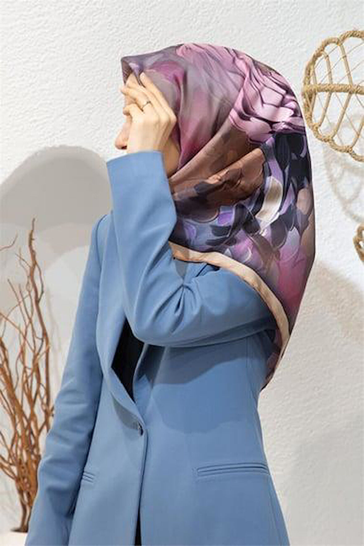 Vissona Tivil İpek Eşarp 60842 - 1 - 0012 - 0022 Lila Sulu Boya Çiçek Desen