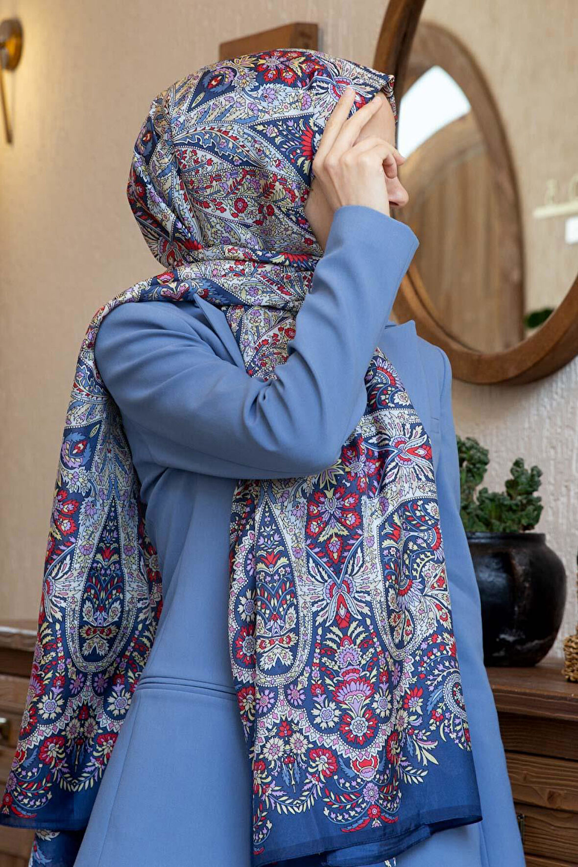 100% İpek Etro Desenli Lacivert - Kırmızı Renkli 92x210 Şal