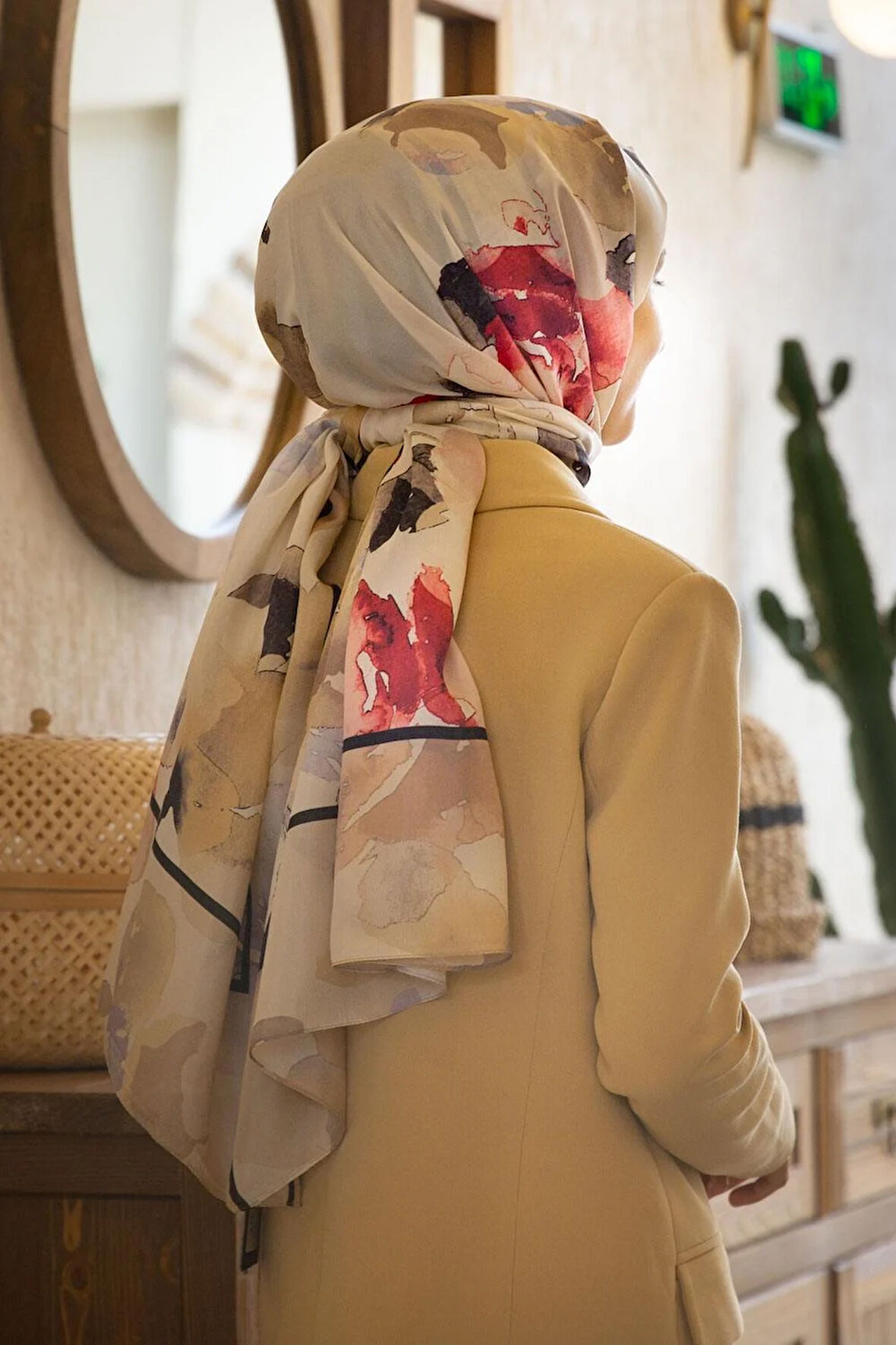 %100 İpek Suluboya Çiçek Desenli Bej - Kırmızı Renkli 92x210 Şal