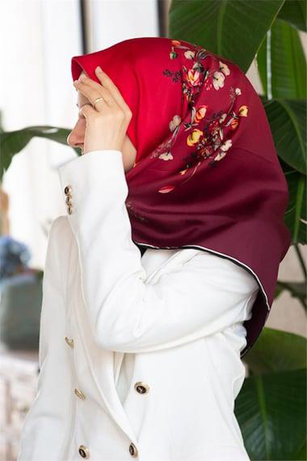 Vissona Tivil İpek Eşarp 60849 - 4 - 0018 Bordo Çiçek Desen