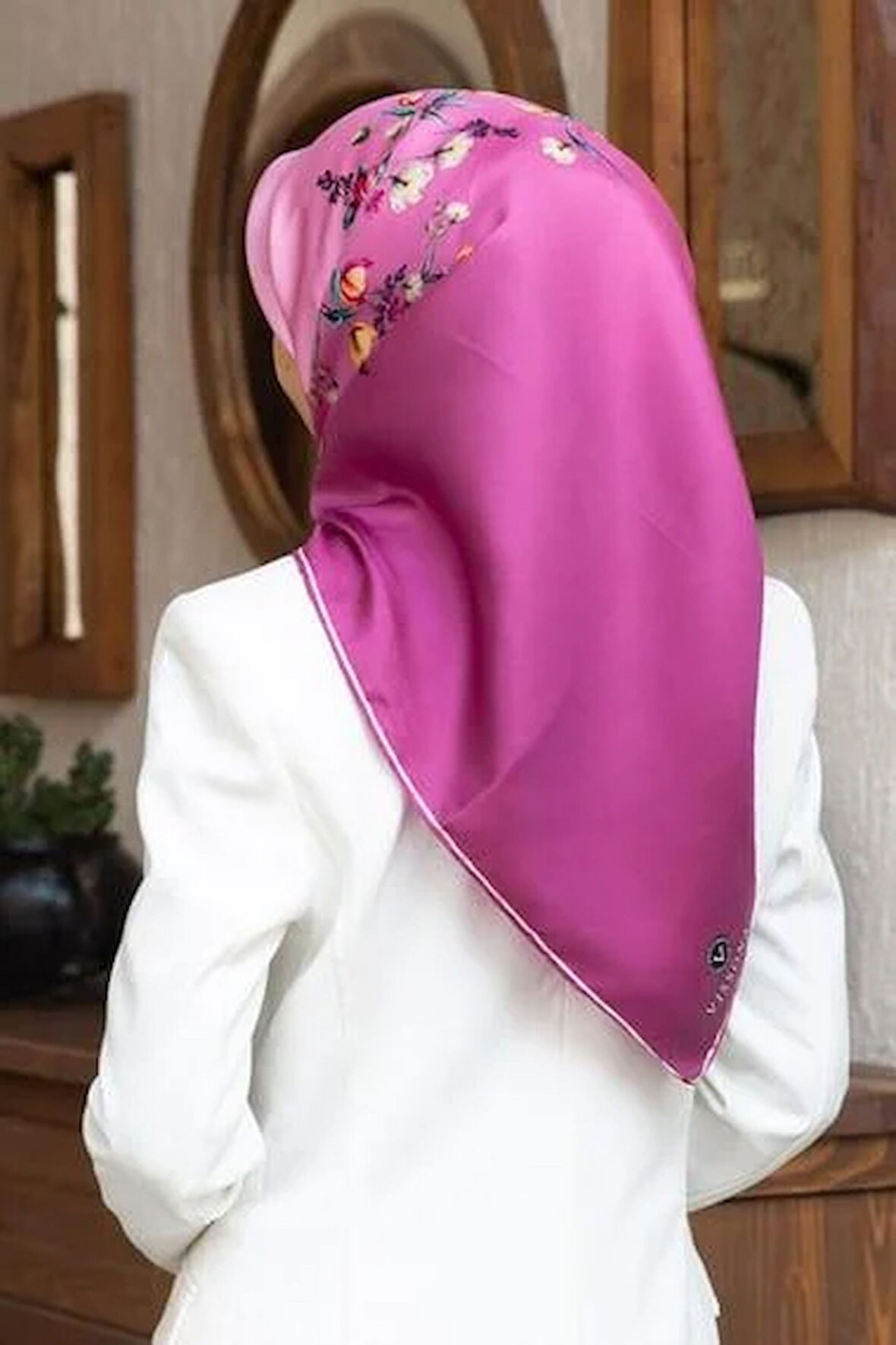 Vissona Tivil İpek Eşarp 60849 - 6 - 0024 Pembe Yaprak Desen