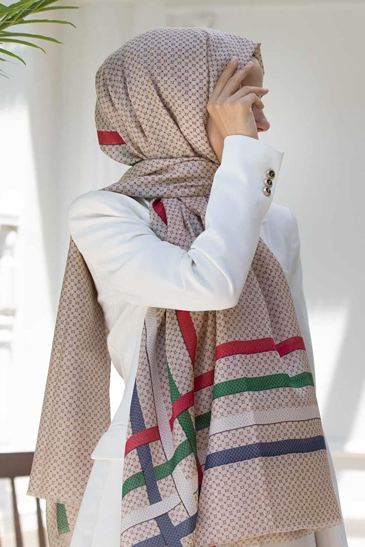 100% İPEK BANT DESENLİ KIRMIZI - ZÜMRÜT YEŞİLİ RENKLİ ŞAL