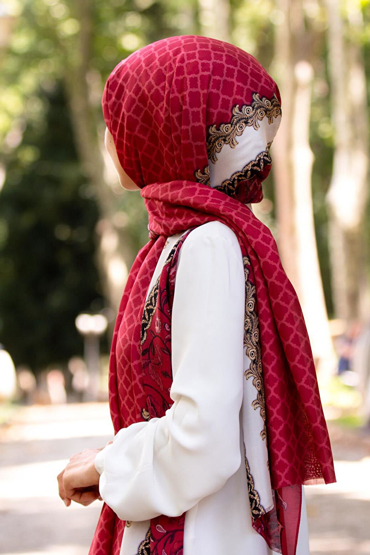 %100 İpek Yaprak Desenli Kırmızı - Gold Renkli 92x210 Şal