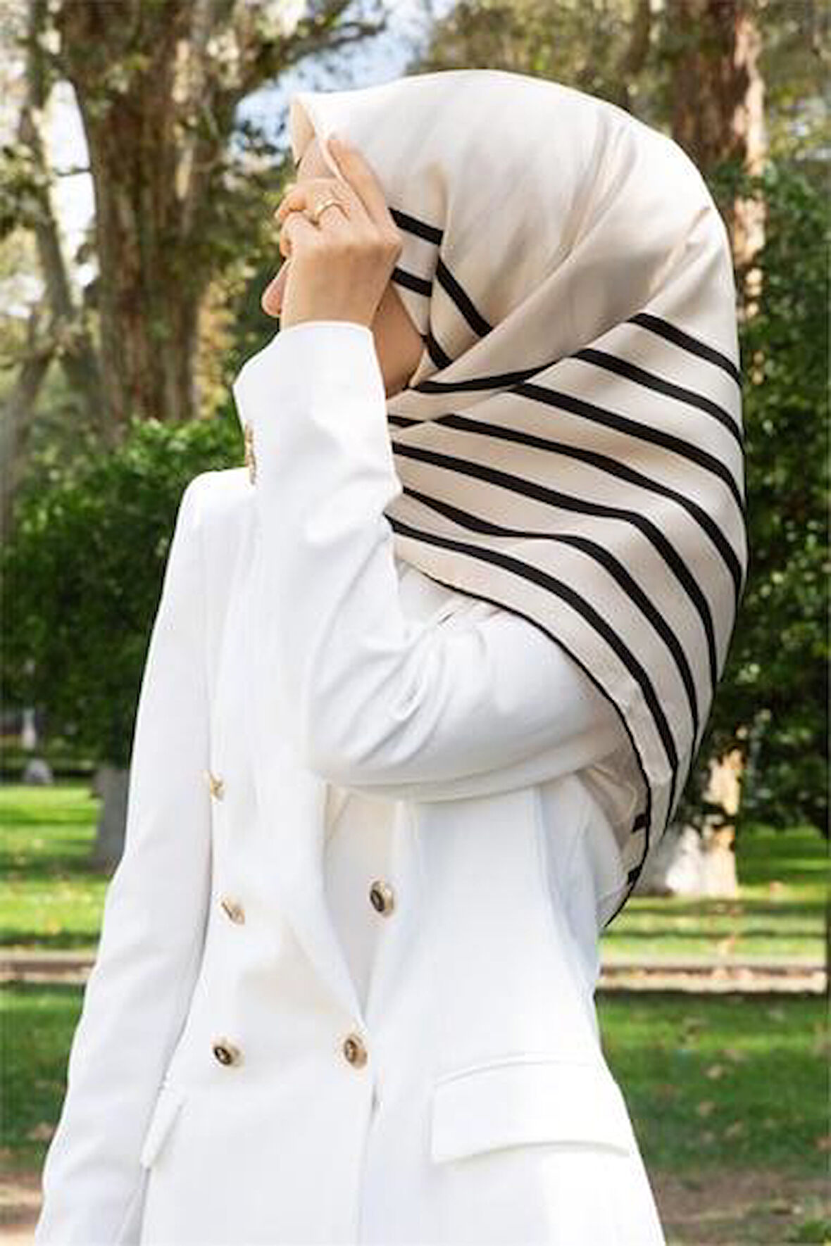 Vissona Tivil İpek Eşarp 60990 - 2 - 0003 - 0001 Krem Siyah Çizgi Desen