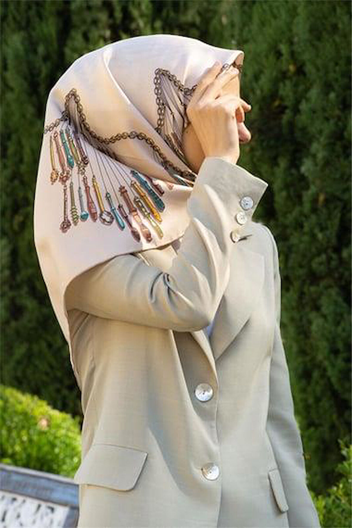 Vissona Tivil İpek Eşarp 61009 - 2 - 0003 Krem Zincir Desen