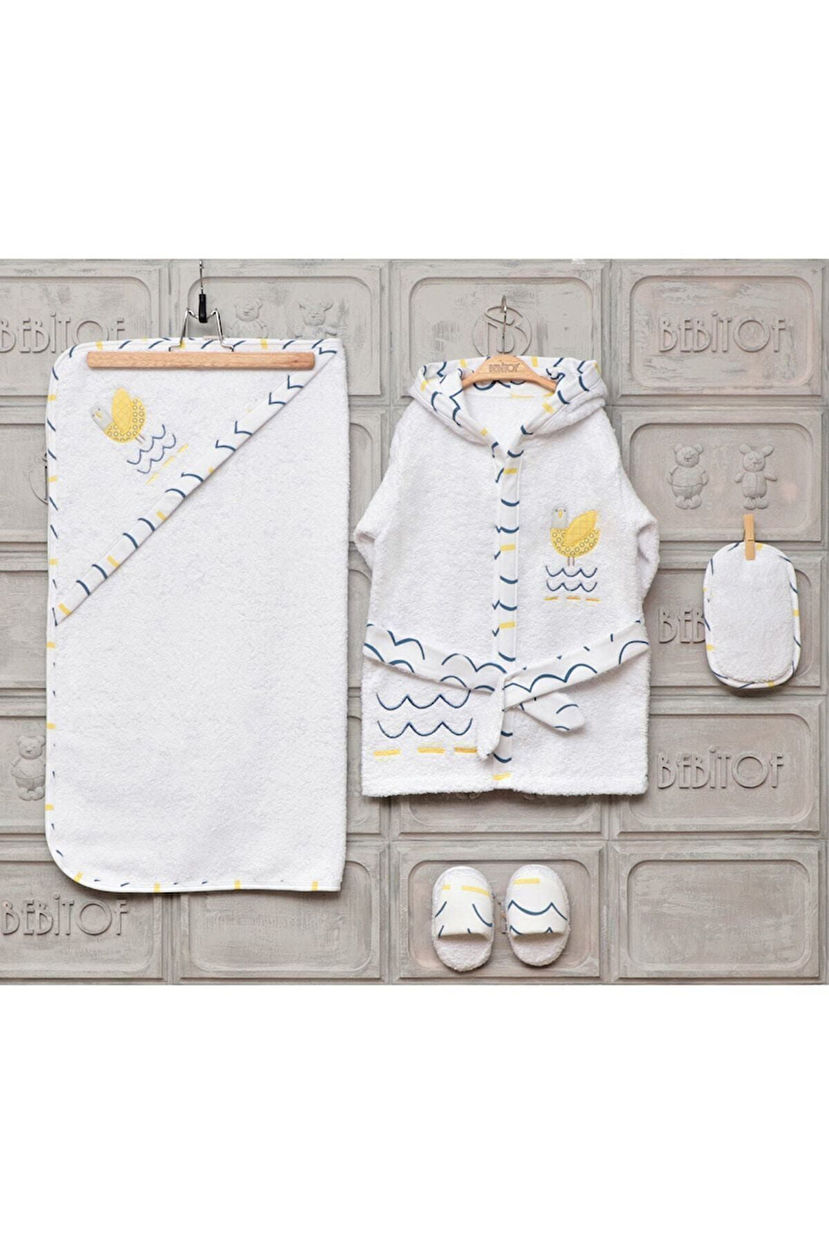 Yeni Sezon Kız Erkek Bebek Evli Kuş Bornoz Seti 30017