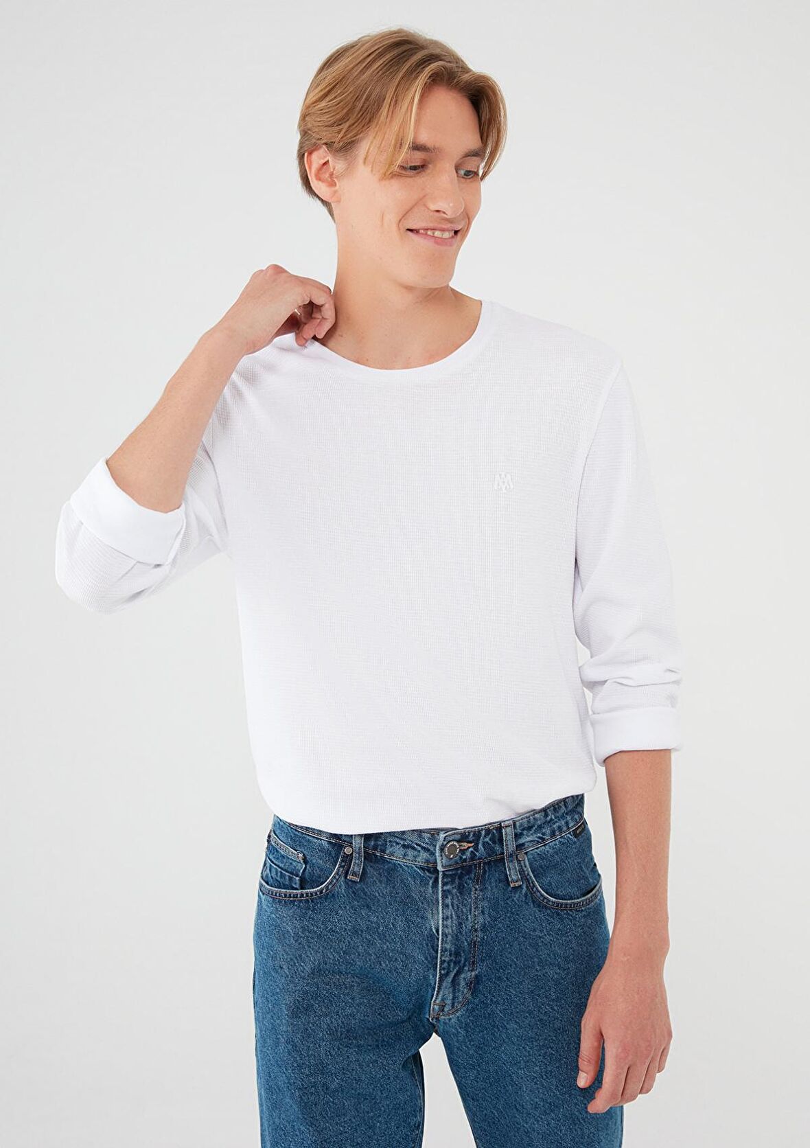 Mavi Uzun Kollu Beyaz Tişört 065755-620