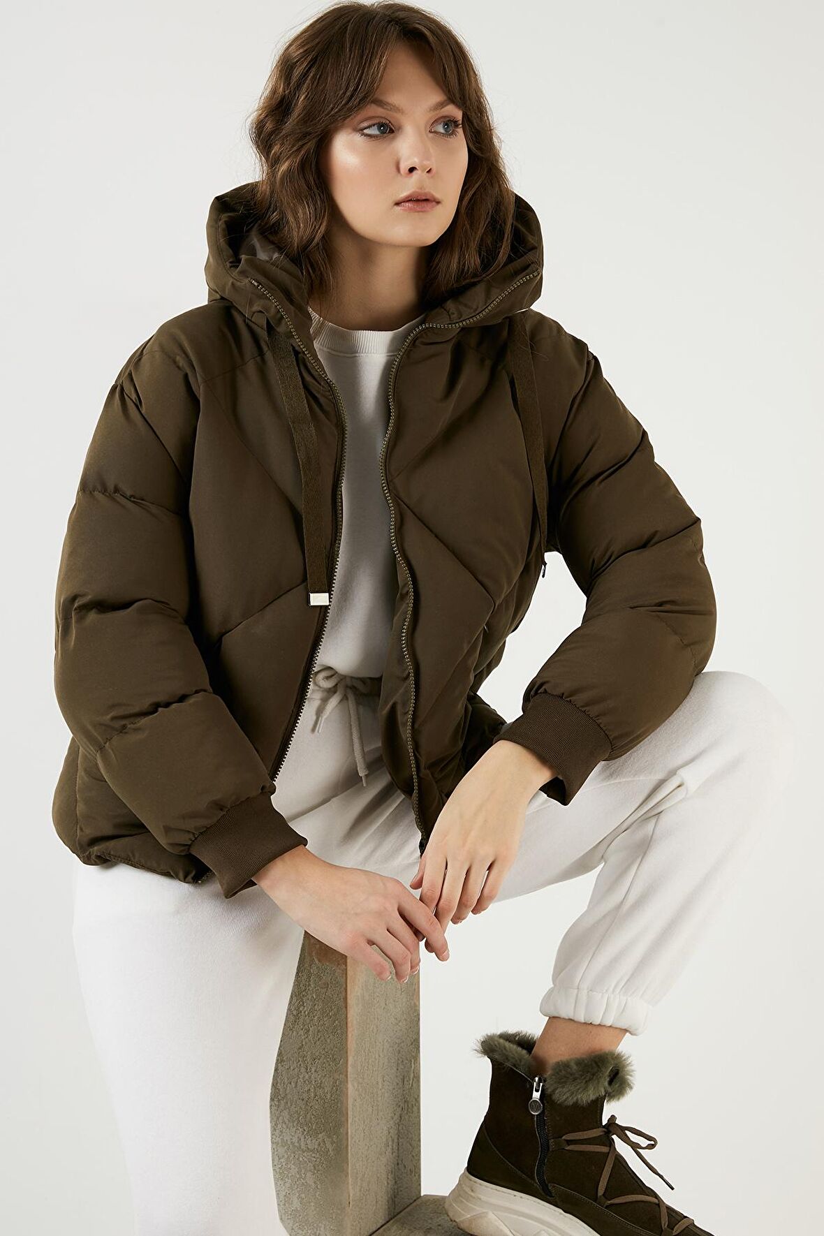 Lela Bayan Mont 6021158