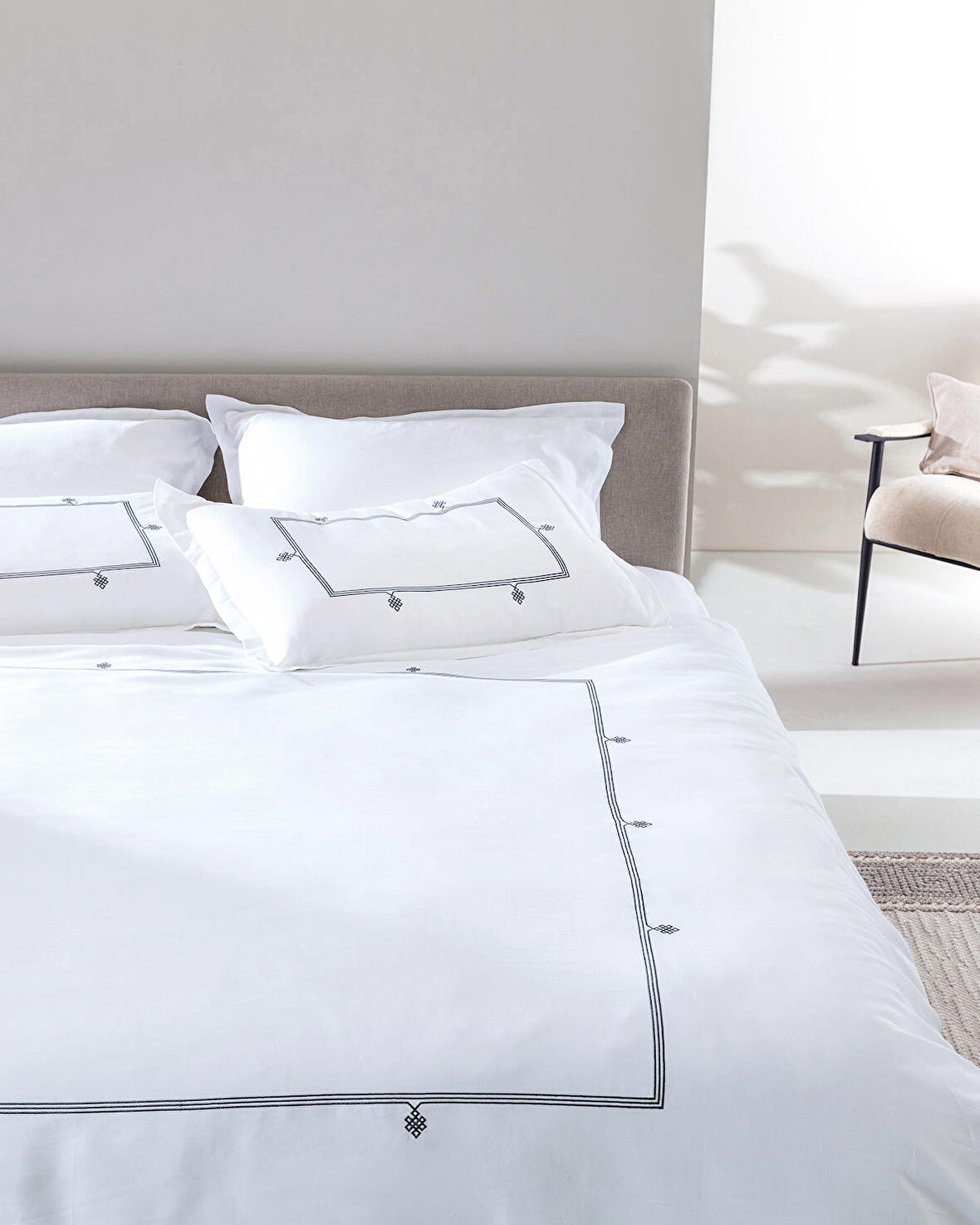 Madame Coco Lilas King Size Nakışlı Nevresim Takımı - Saten