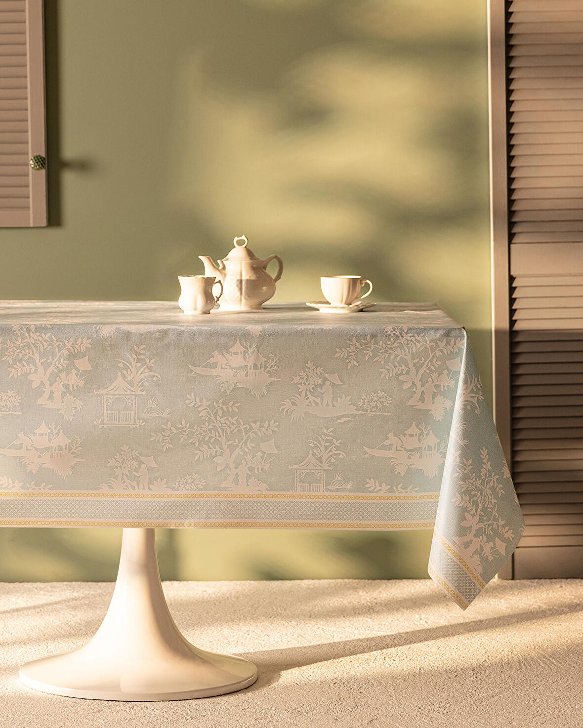 Madame Coco Bukuria Pvc Masa Örtüsü - Açık Mavi - 140x140 cm