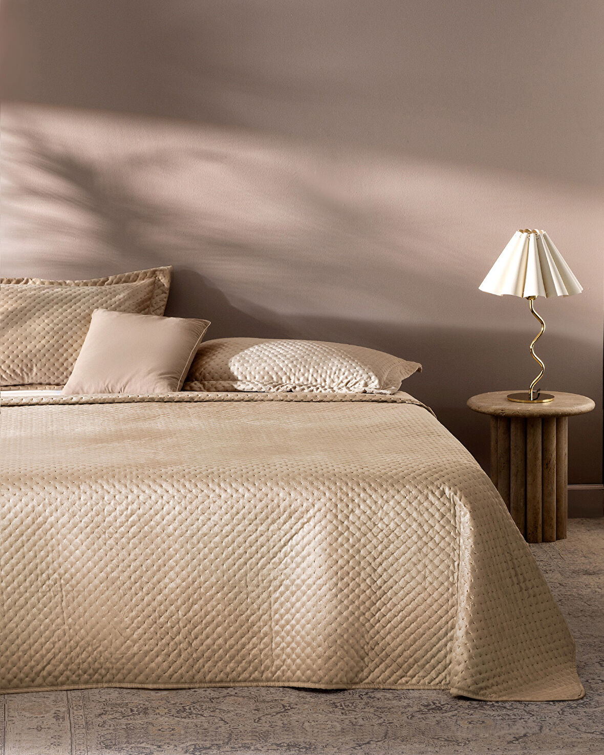 Boulogne Çift Kişilik Kadife Yatak Örtüsü