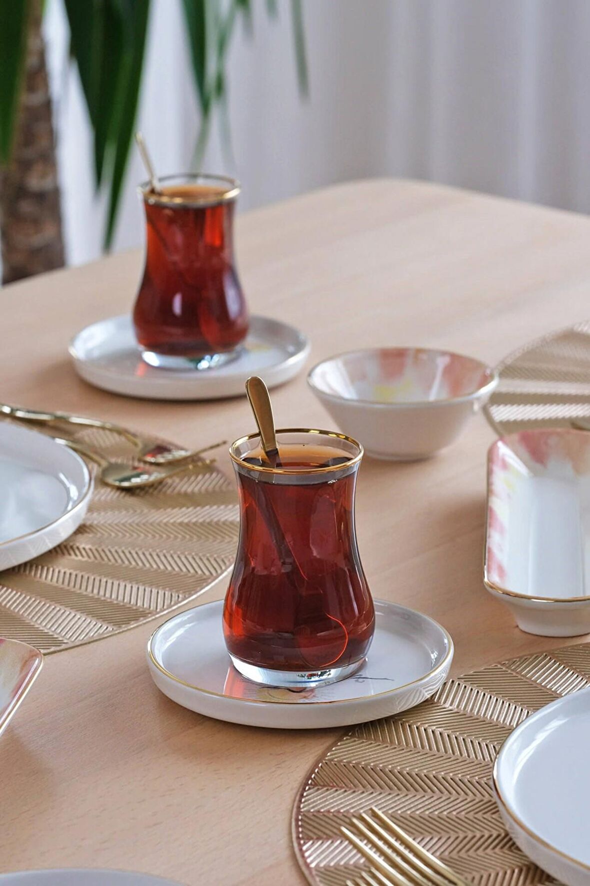 Glore Sunset 12 Parça 6 Kişilik Altın Yaldızlı Seramik Çay Takımı