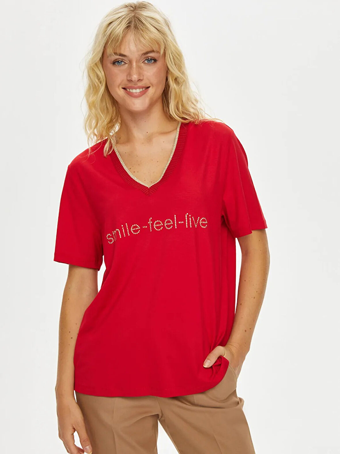 Faik Sönmez Simli Triko Yakalı Sloganlı V Yaka Kadın T-shirt 69592