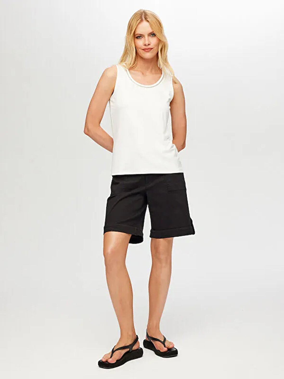 Yakası Zincir Şerit Detaylı Atlet B00024-3