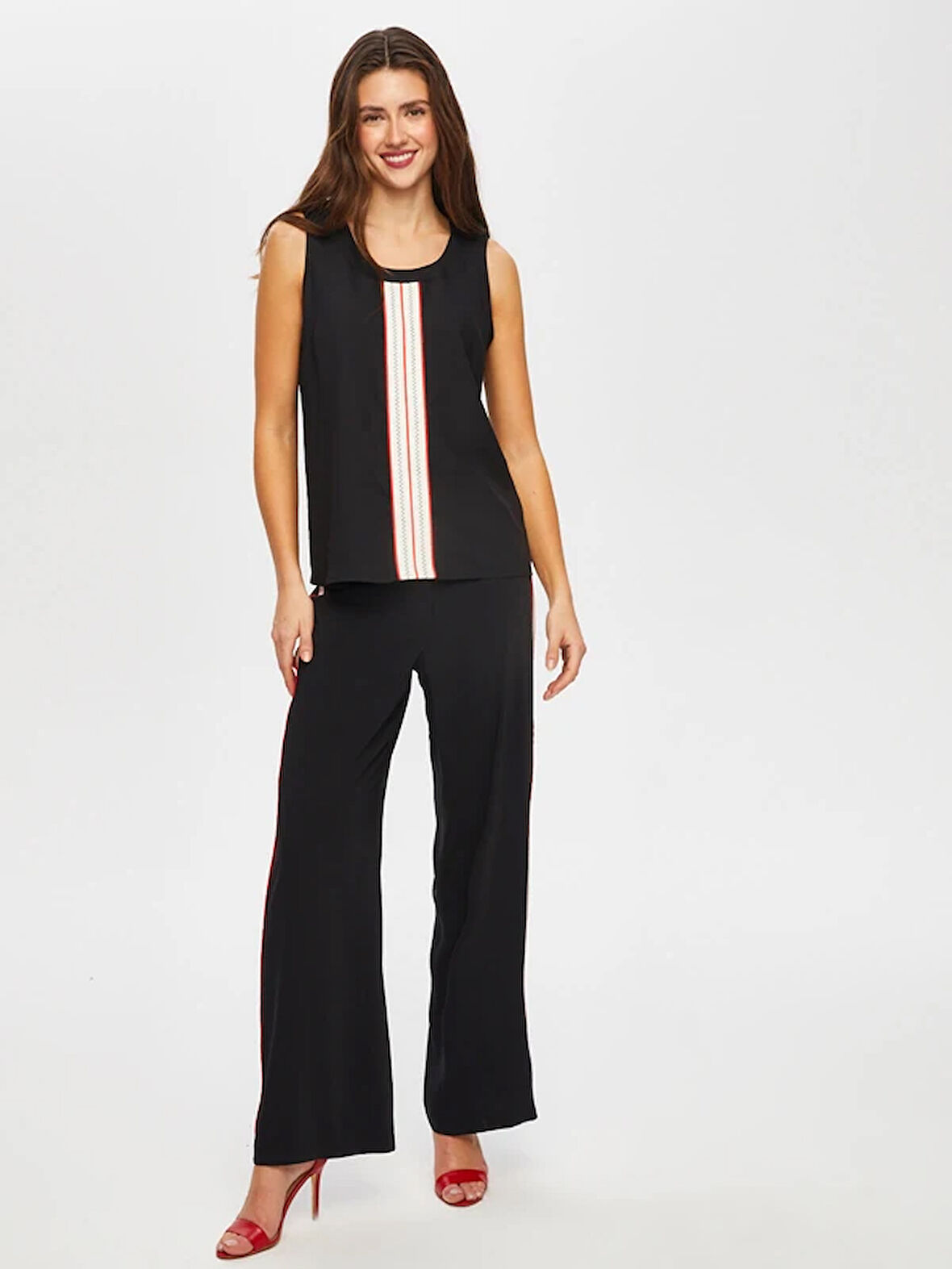 Renk Bloklu Zigzag Nakışlı V Yaka Atlet 012