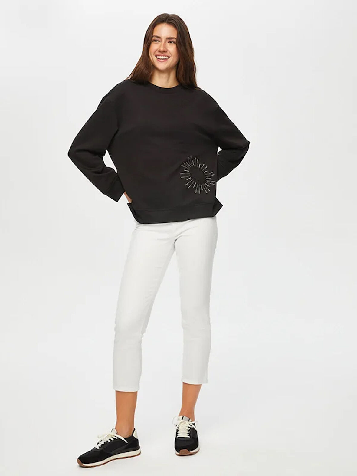 Taş Ve Slogan Nakışlı Yuvarlak Yaka SweaT-Shirt S25SWT002