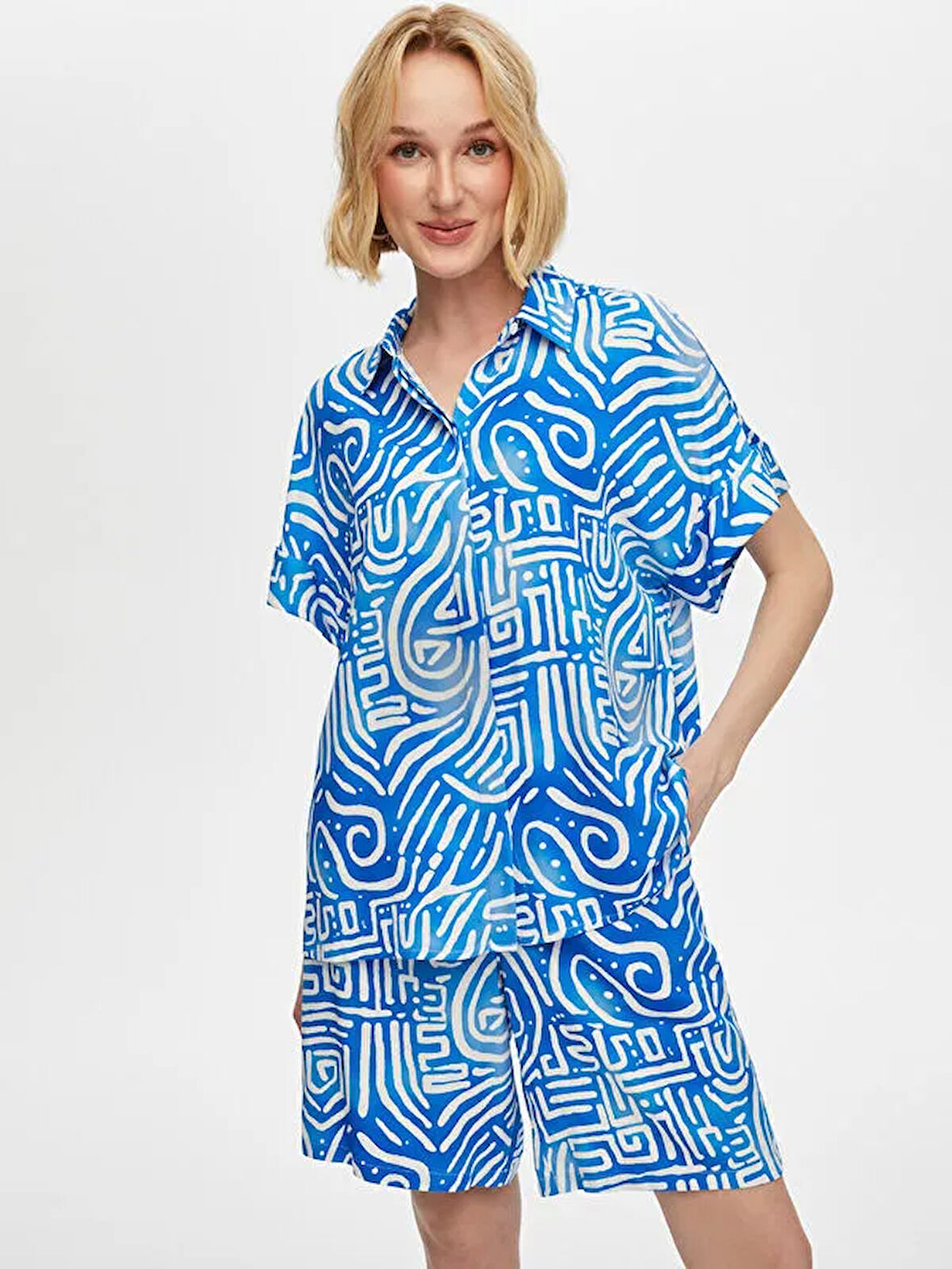 Soyut Desen Kısa Kol Viskon Gömlek S25GML028