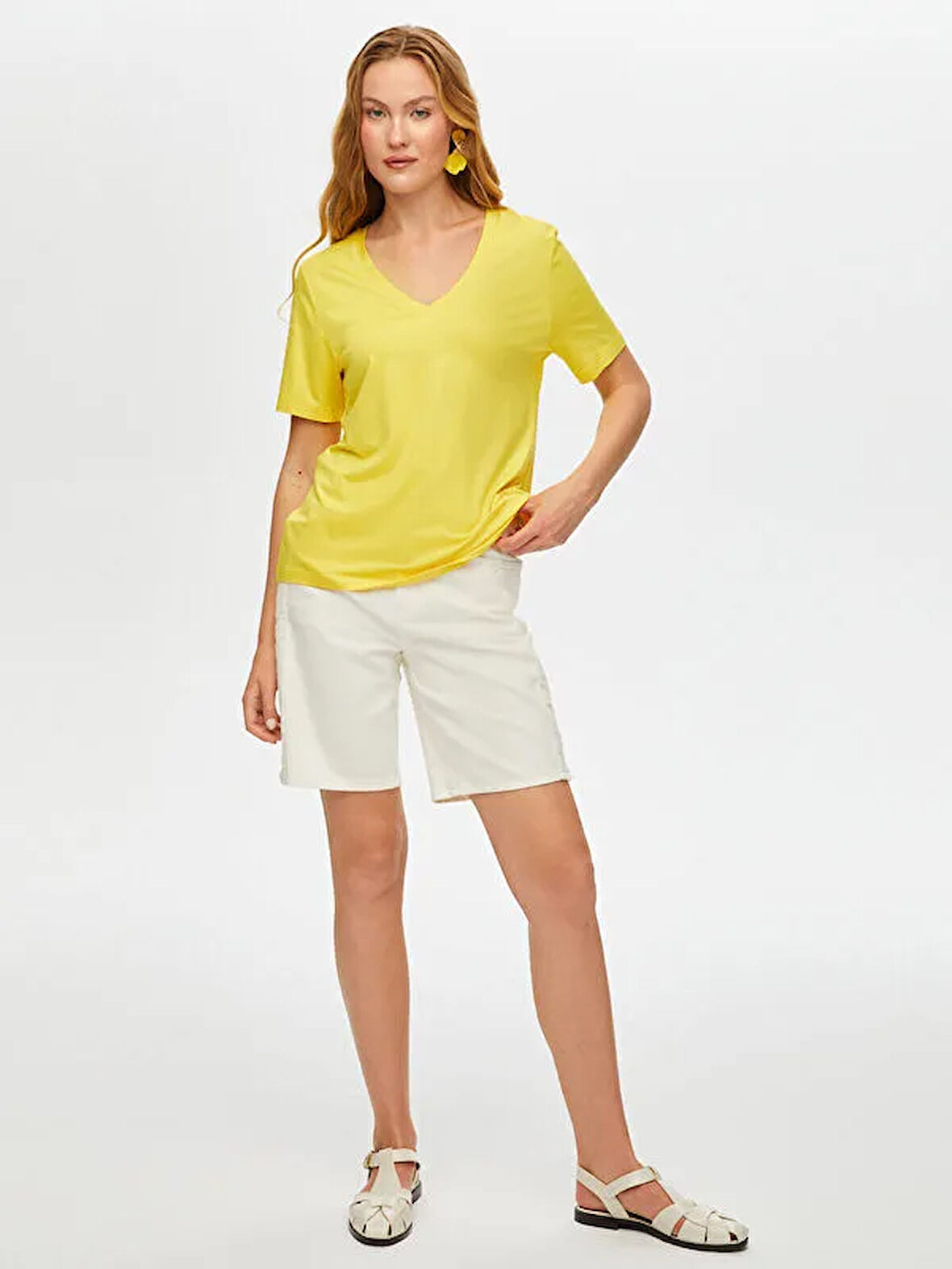 V Yaka Kısa Kol  T-Shirt S25TSH001