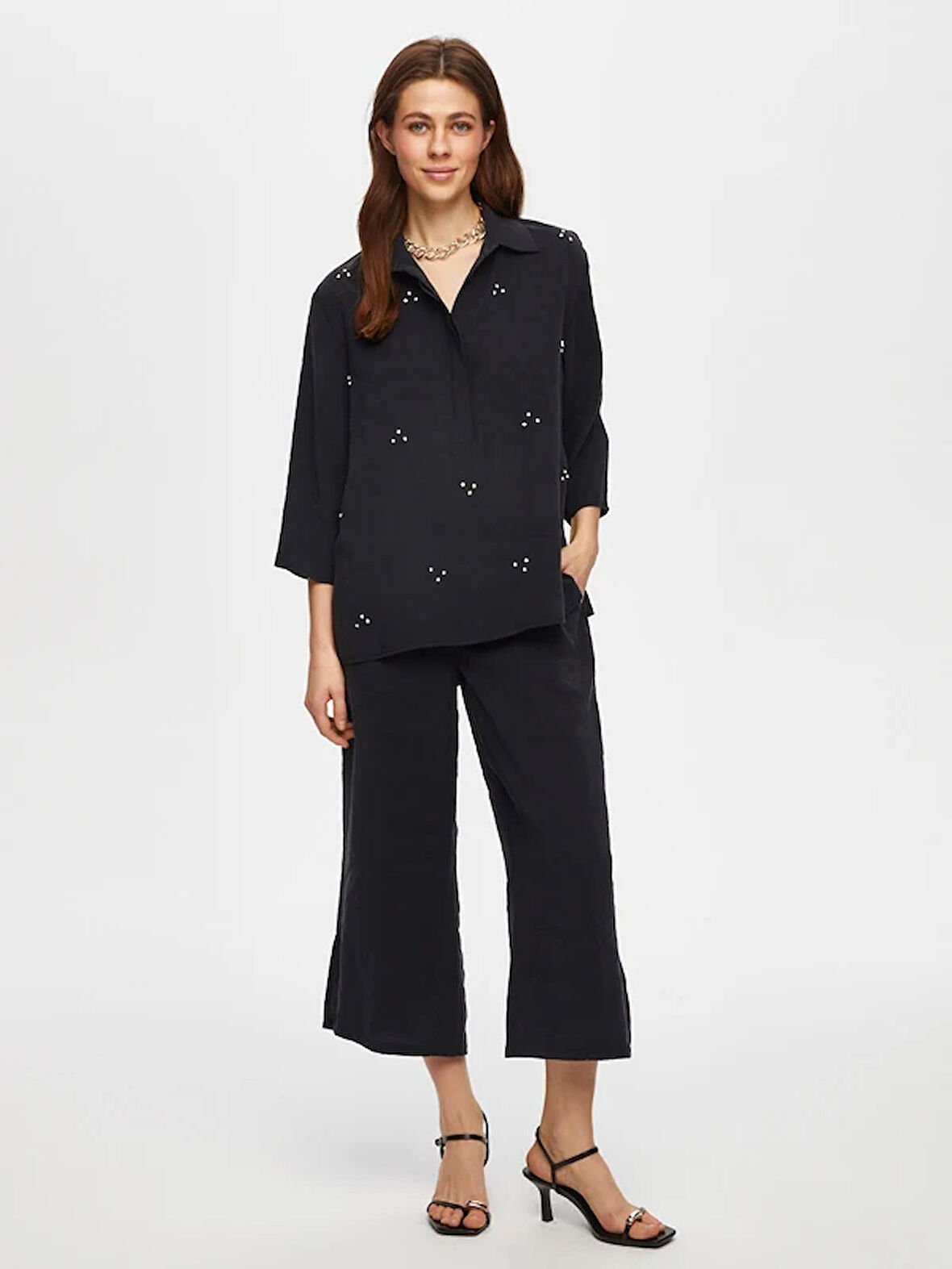 Yarım Patlı Taş Detaylı 3/4 Kol Modallı Bluz 013