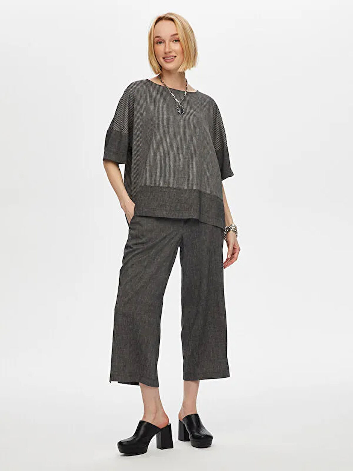 Çizgili Ve Düz Garnili Casual Form Ketenli Bluz S25BLZ032