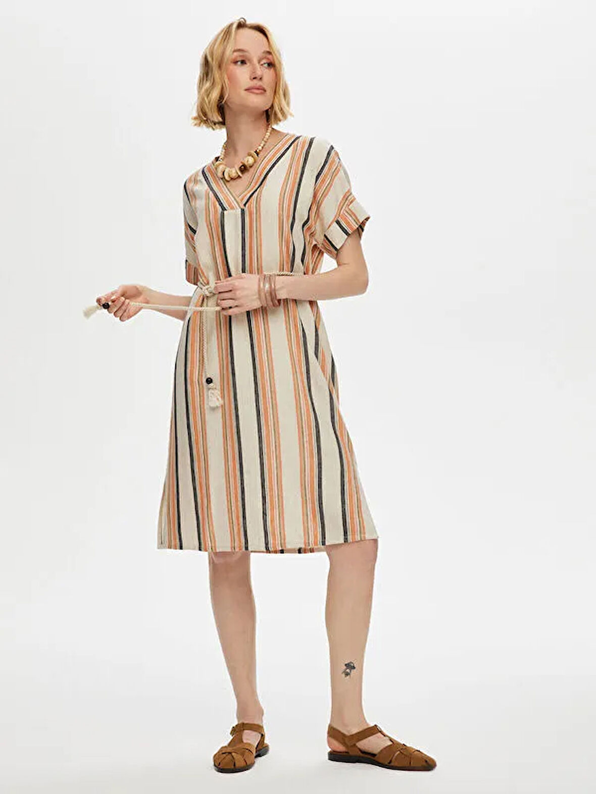 Çizgili Gömlek Yaka Kemerli Keten Karışımlı Elbise S25ELB040