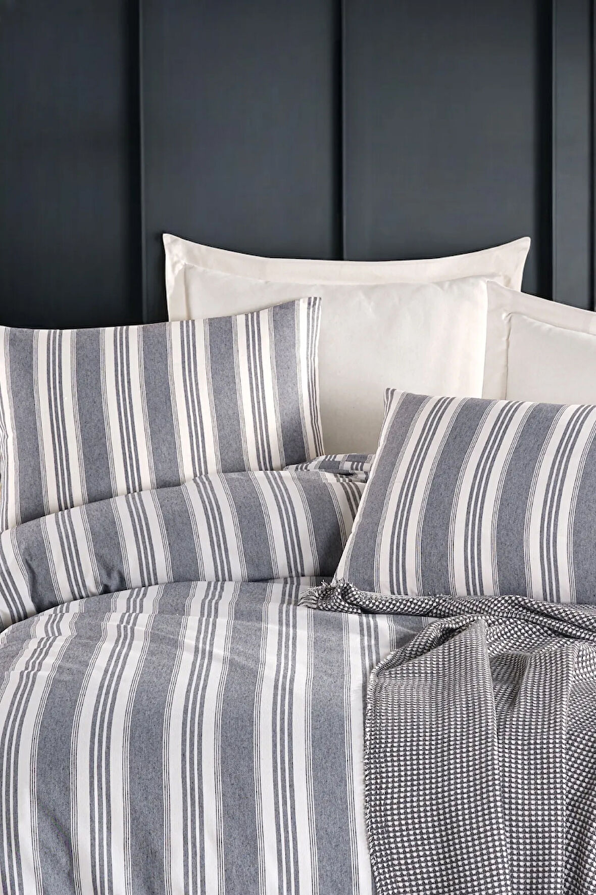 Modern Stripe Nevresim Takımı Çift Kişilik GentleTouch Antrasit