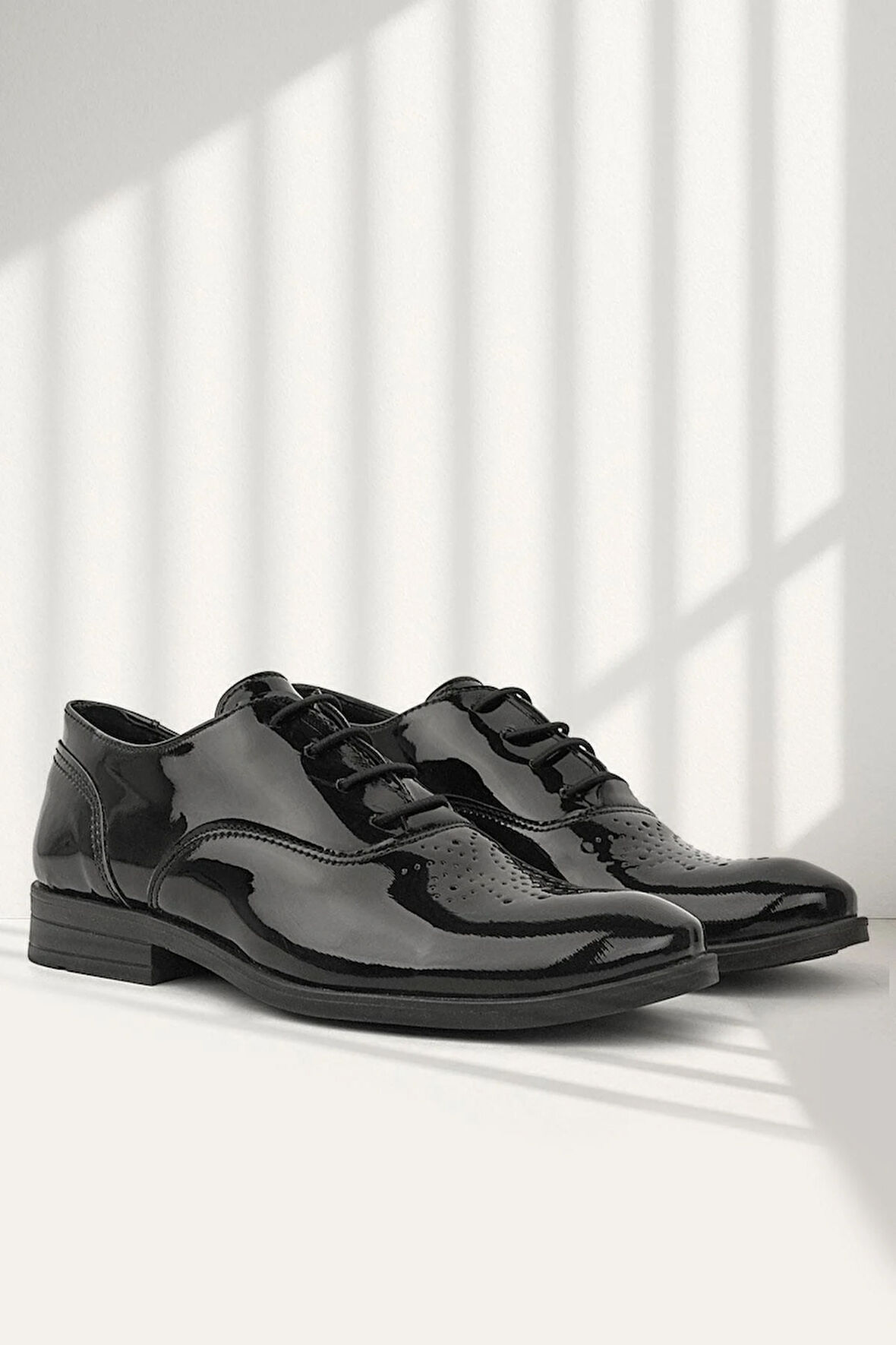 Rakerplus Smokin Siyah Rugan Desenli Bağcıklı Çocuk Klasik Ayakkabısı