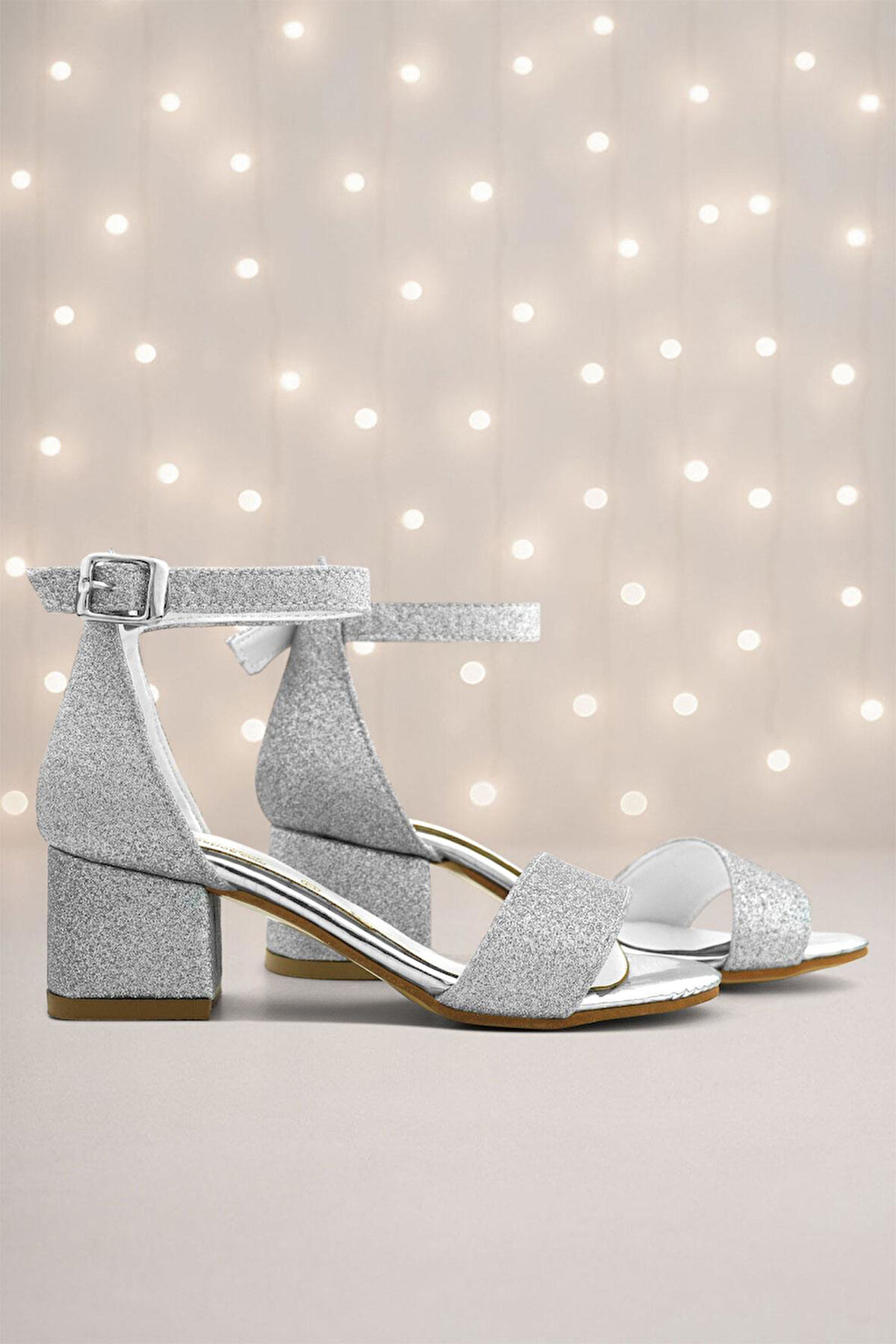 Lilo Simli Gümüş Tek Bantlı Kız Çocuk Topuklu Abiye Ayakkabı