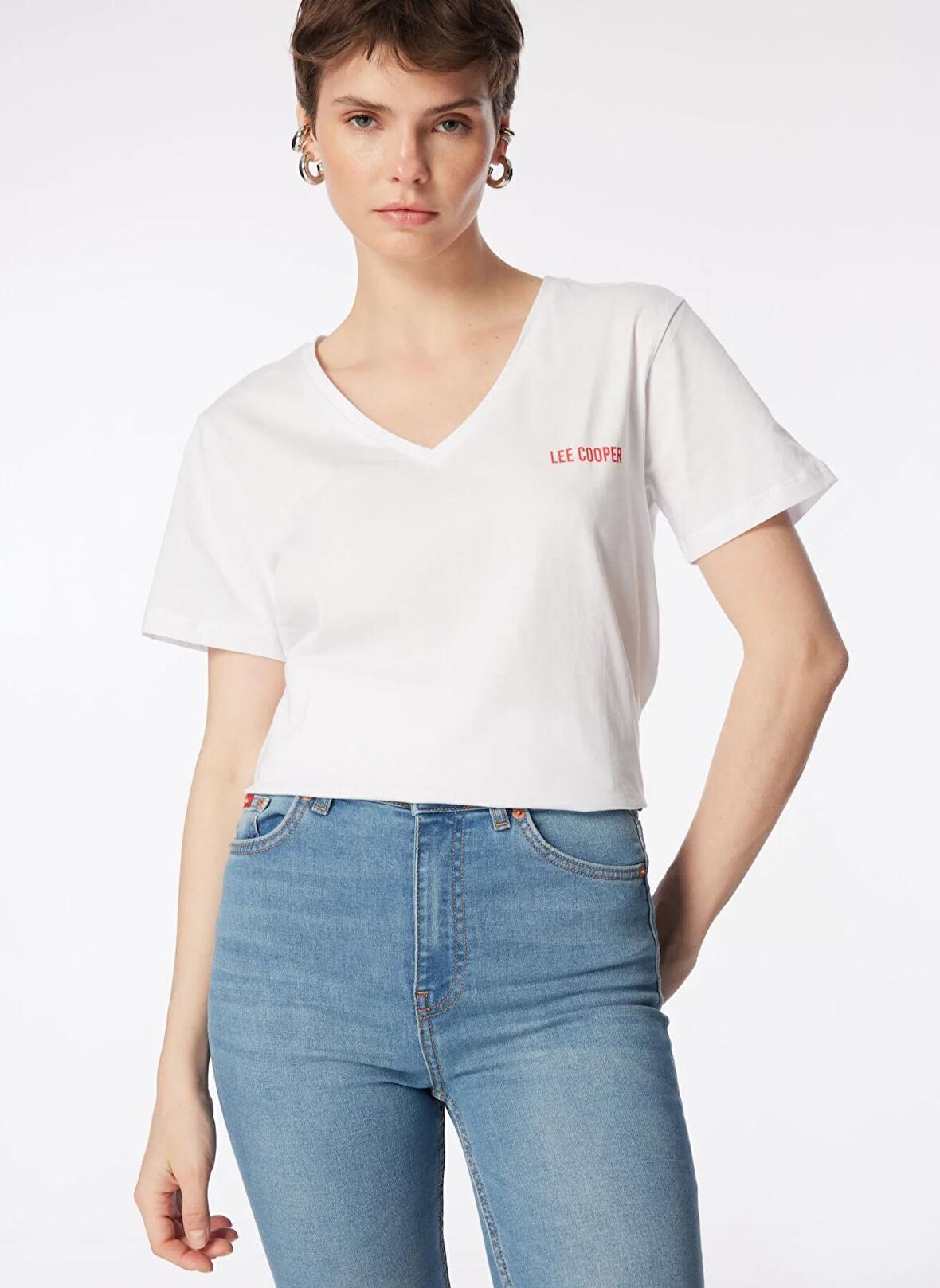 Lee Cooper V Yaka Düz Beyaz Kadın T-Shirt 242 LCF 242018 LOLES BEYAZ