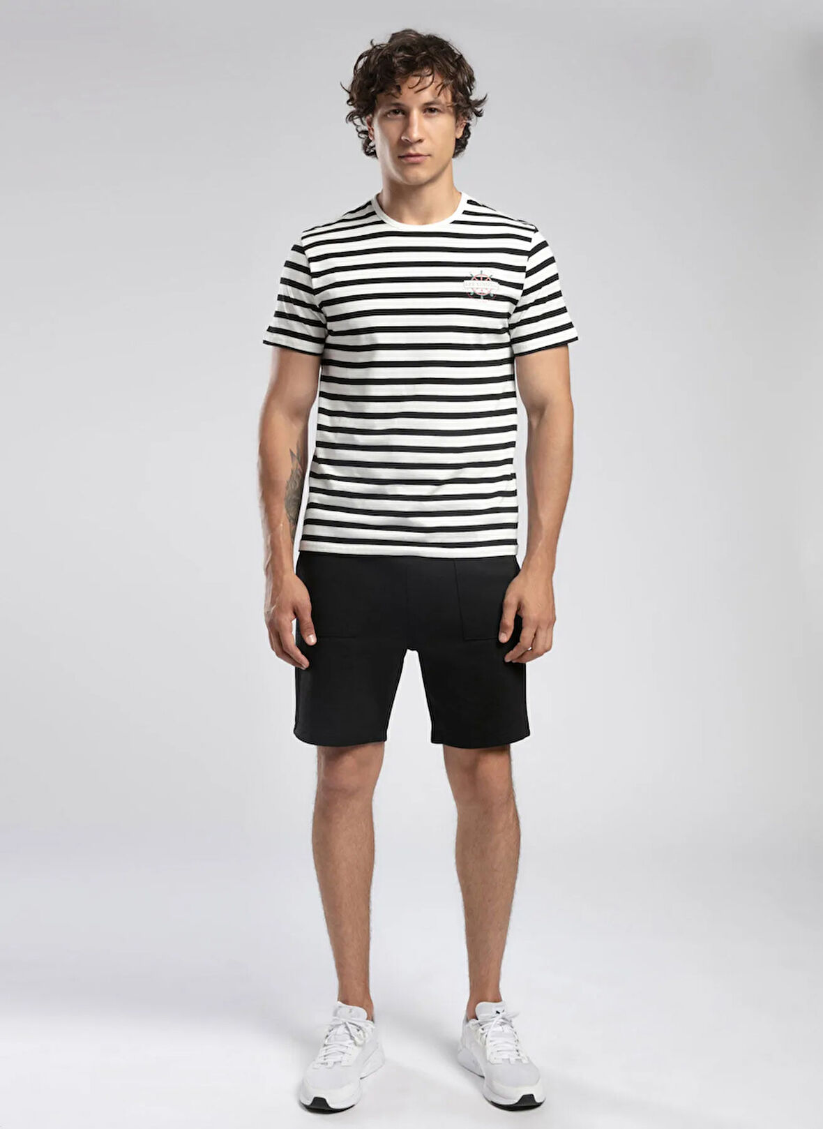 Lee Cooper Yuvarlak Yaka Siyah Erkek T-Shirt 252 LCM 242064 EDDY EKRU-SİYAH